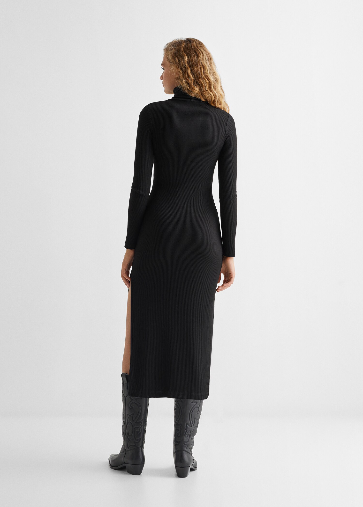 Kleid mit Rippmuster - Rückseite des Artikels