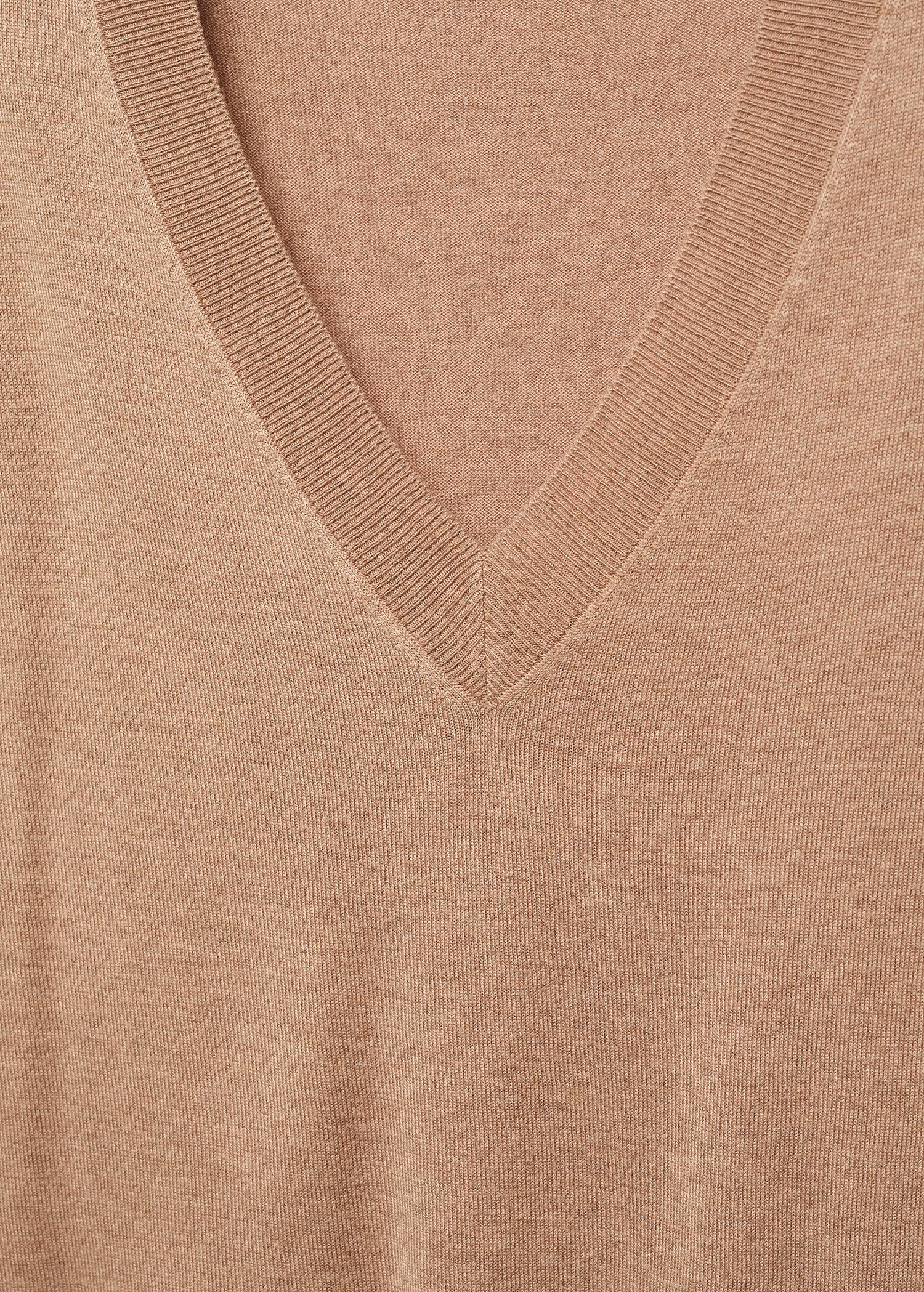 Fine-knit V-neck sweater - Details of the article 8