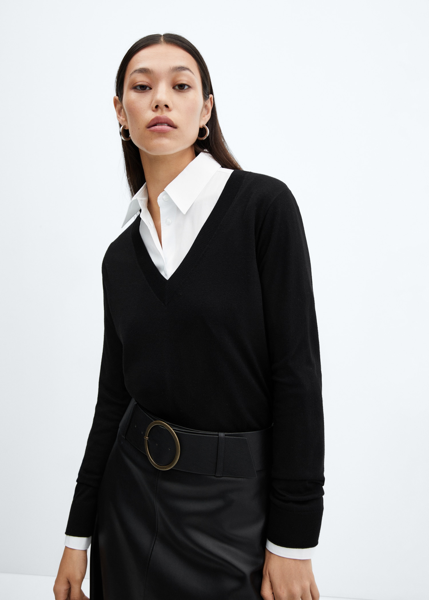 Fine-knit V-neck sweater Women MANGO Japan