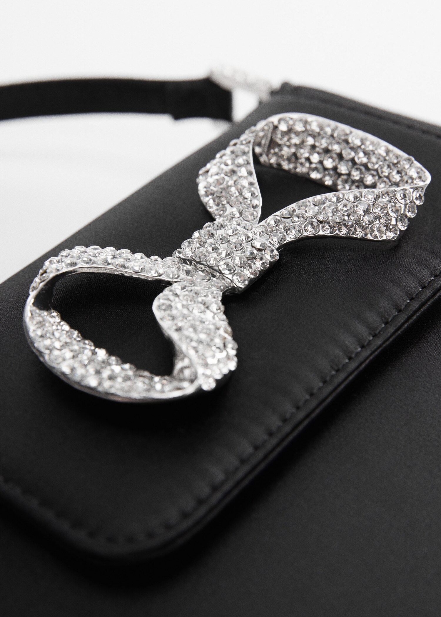 Rhinestone bag with flap and bow - Details of the article 1