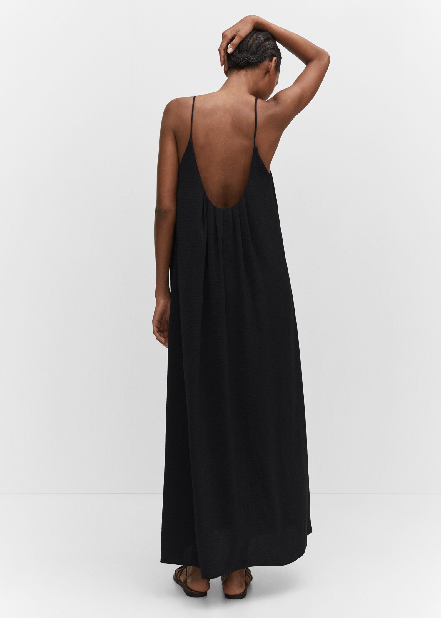 Flowy open back dress - Reverse of the article