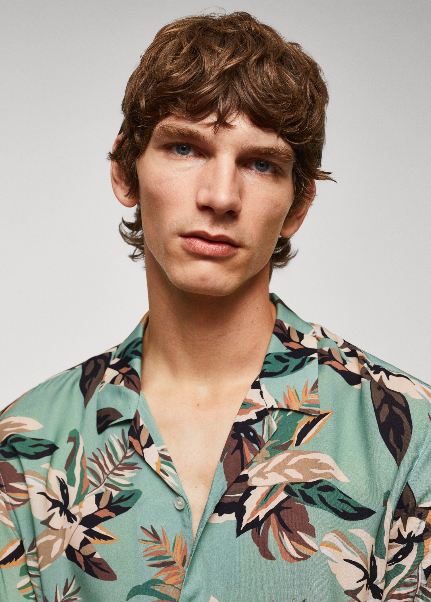 Camisa regular fit estampado floral - Detalle del artículo 1