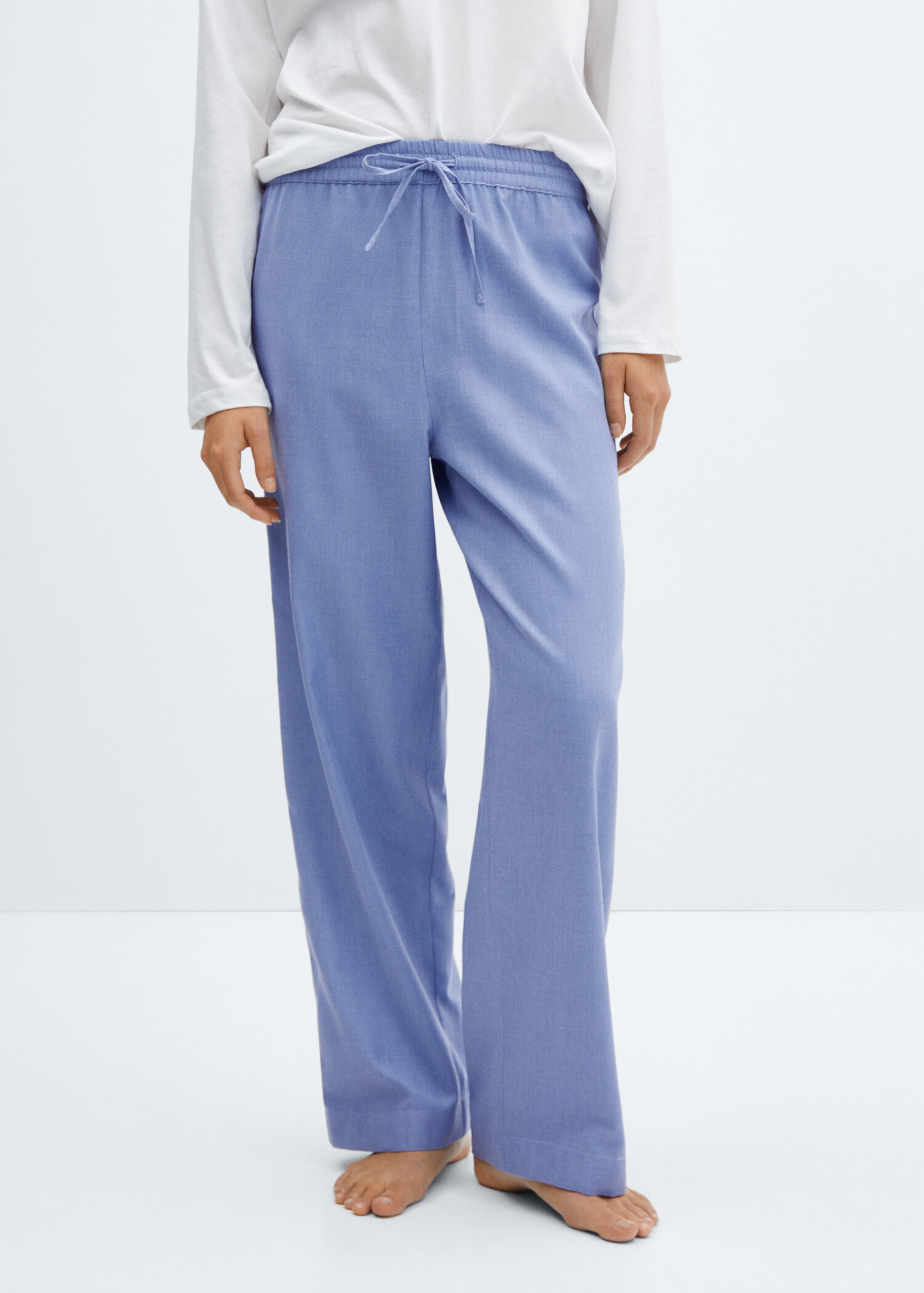 Pijama dos piezas combinado - Plano medio