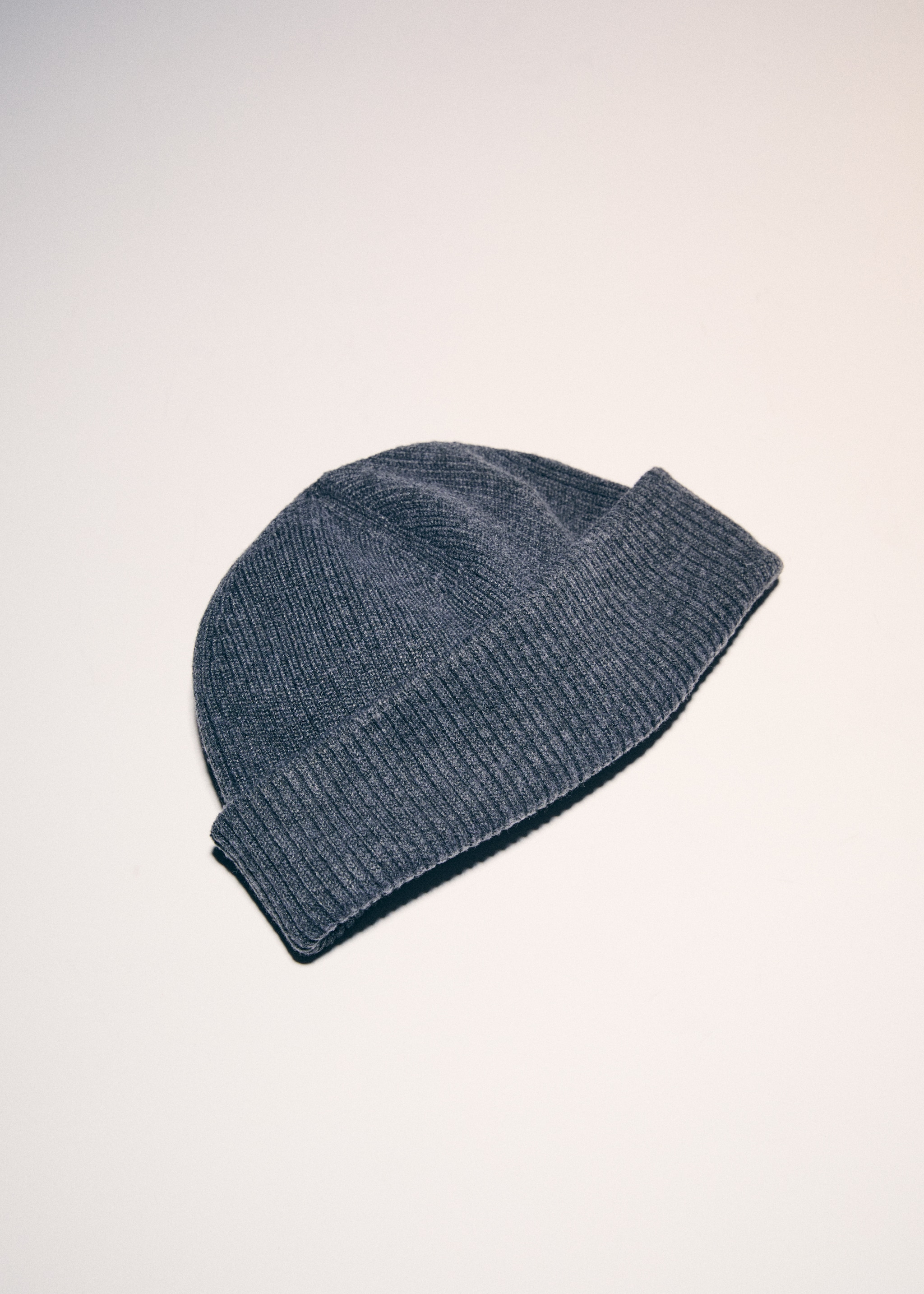 Short knitted hat - Details of the article 7