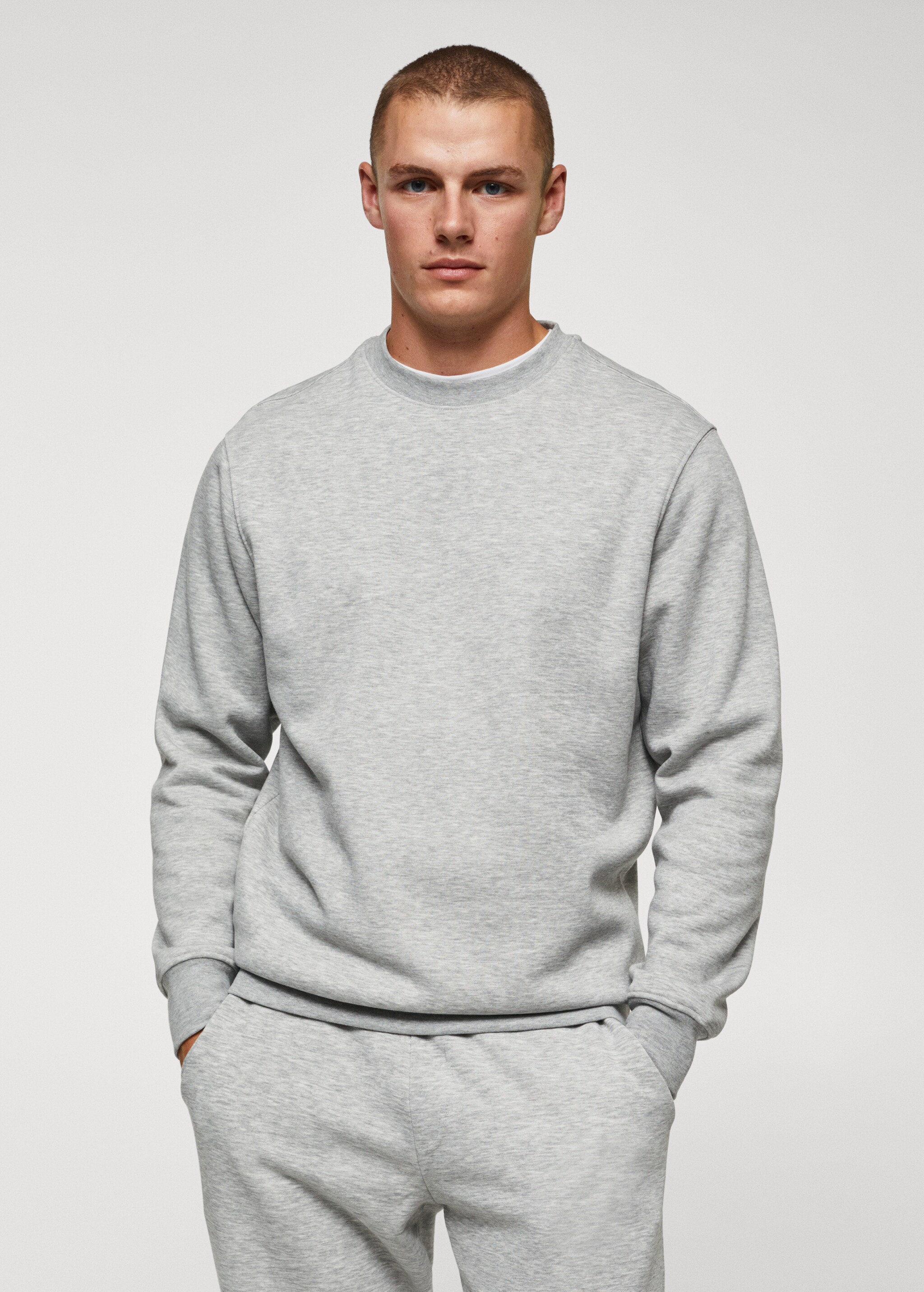 Lightweight cotton sweatshirt - Plan mediu