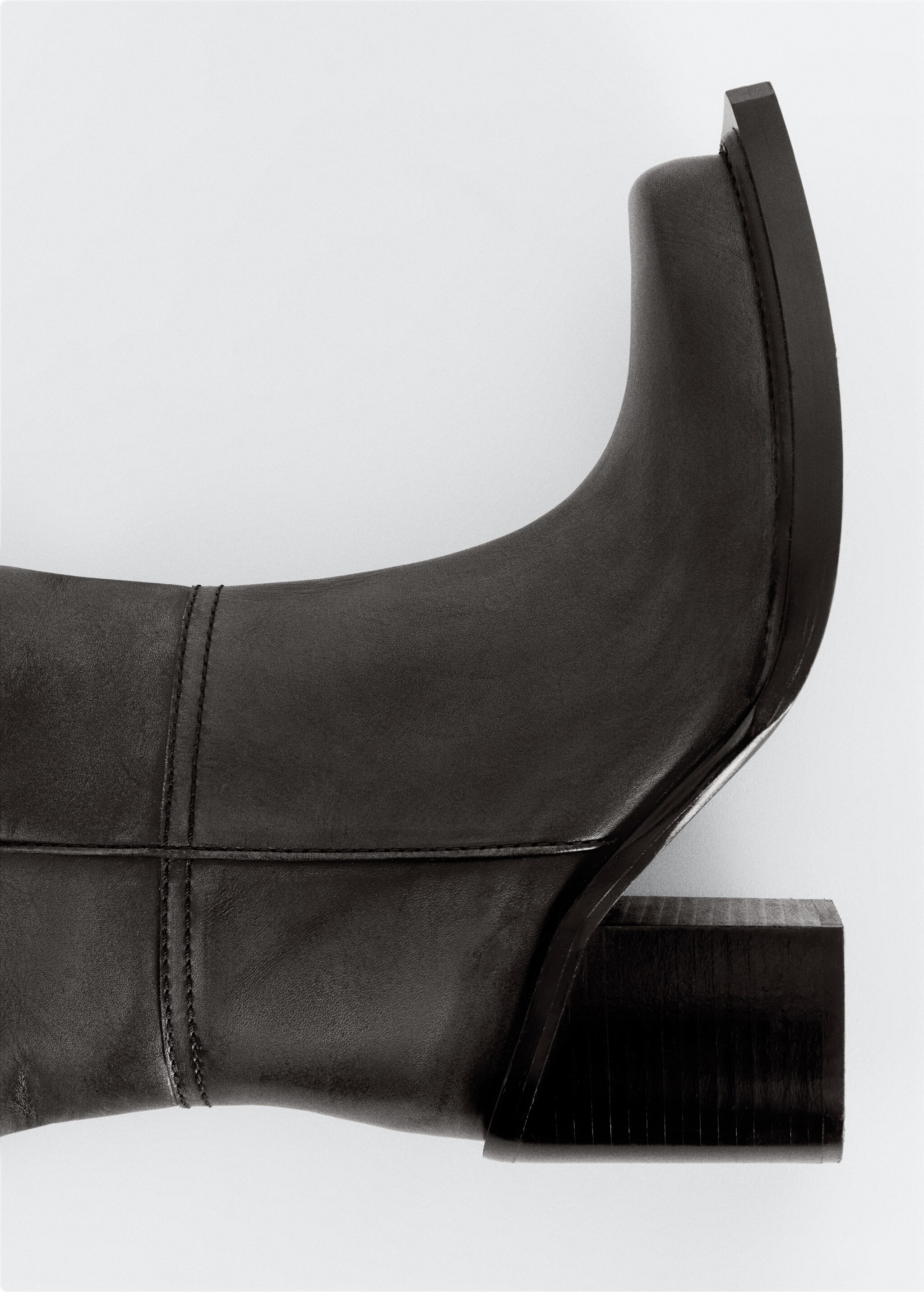 Leather boots with tall leg - Details of the article 3