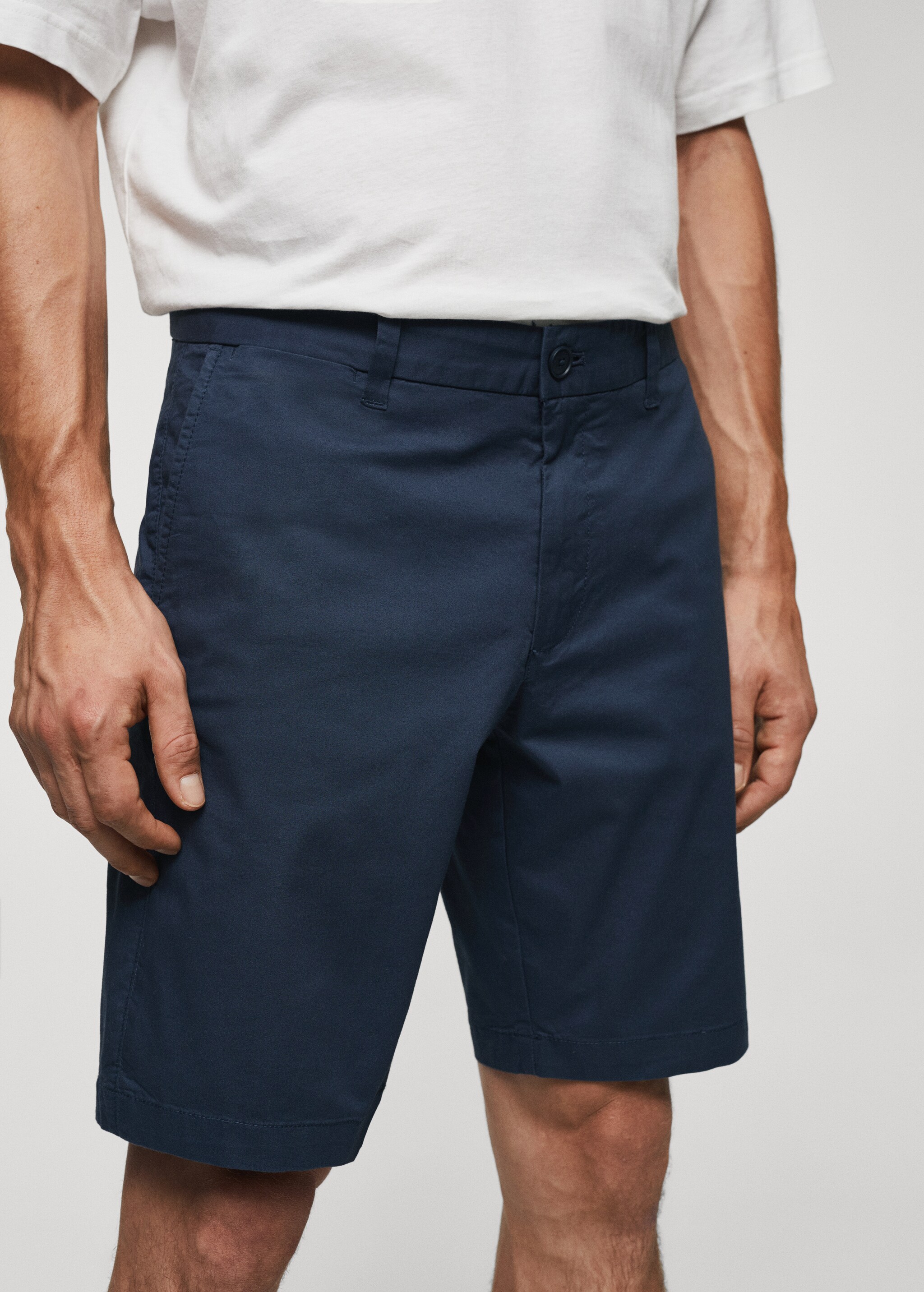 Slim fit chino cotton Bermuda shorts - Details of the article 1