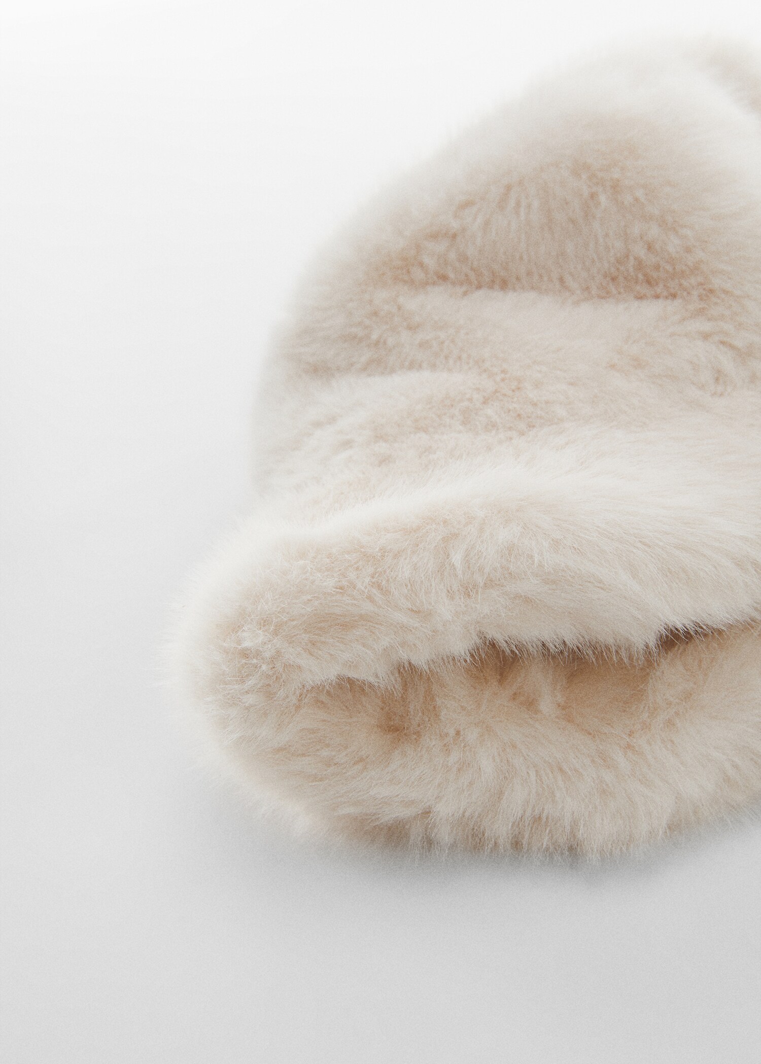 Fur-effect bucket hat - Medium plane