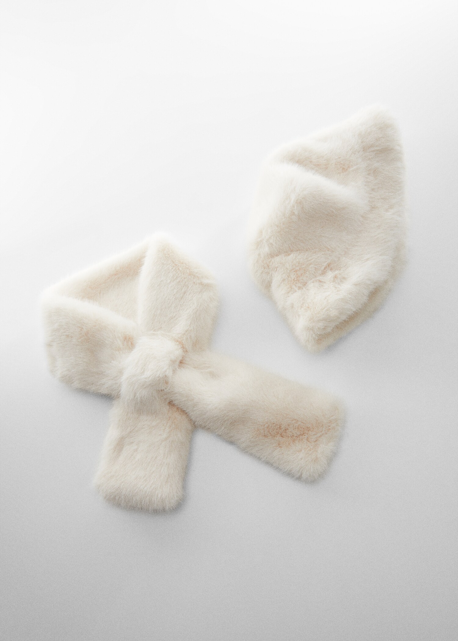 Fur-effect bucket hat - Details of the article 1