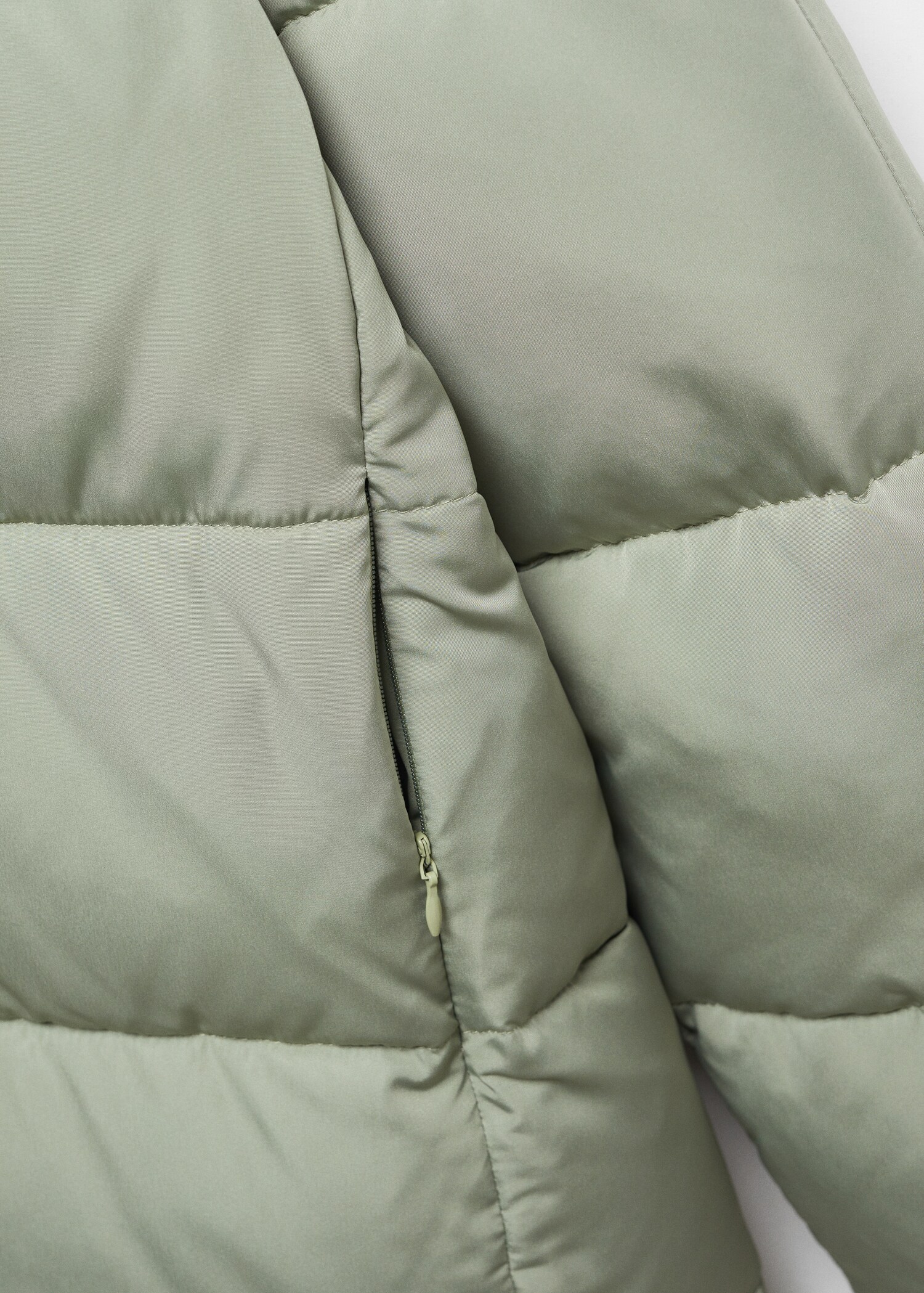 Hood quilted coat - Details of the article 8