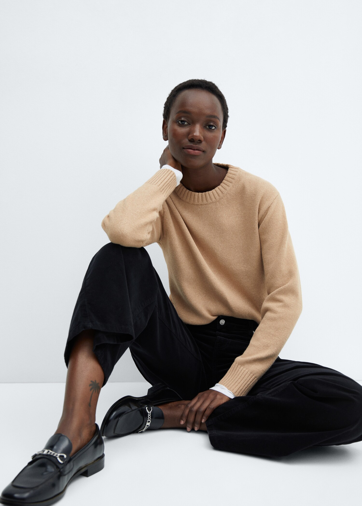 Straight mid-rise corduroy pants - Details of the article 2