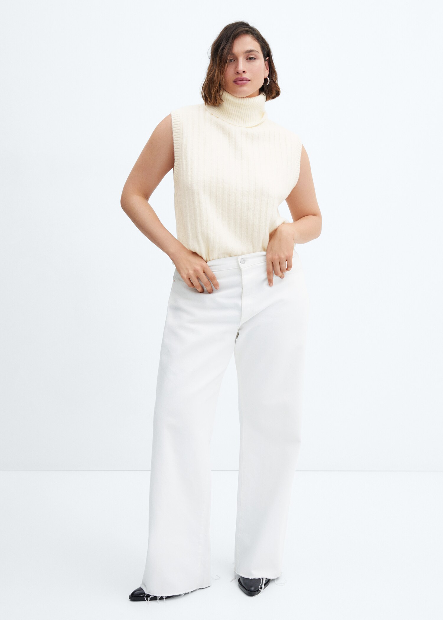 Ribbed turtleneck gilet - Details of the article 3