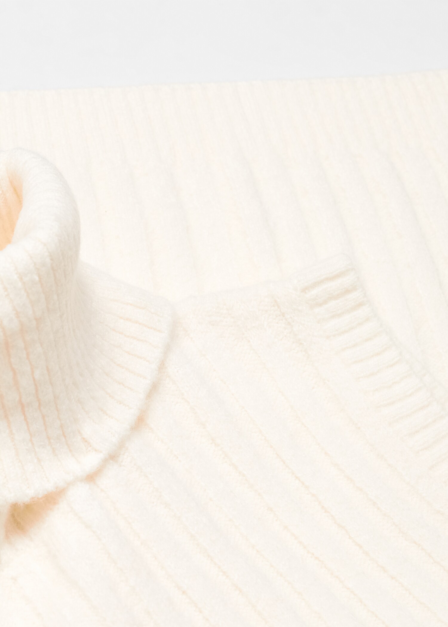 Ribbed turtleneck gilet - Details of the article 8