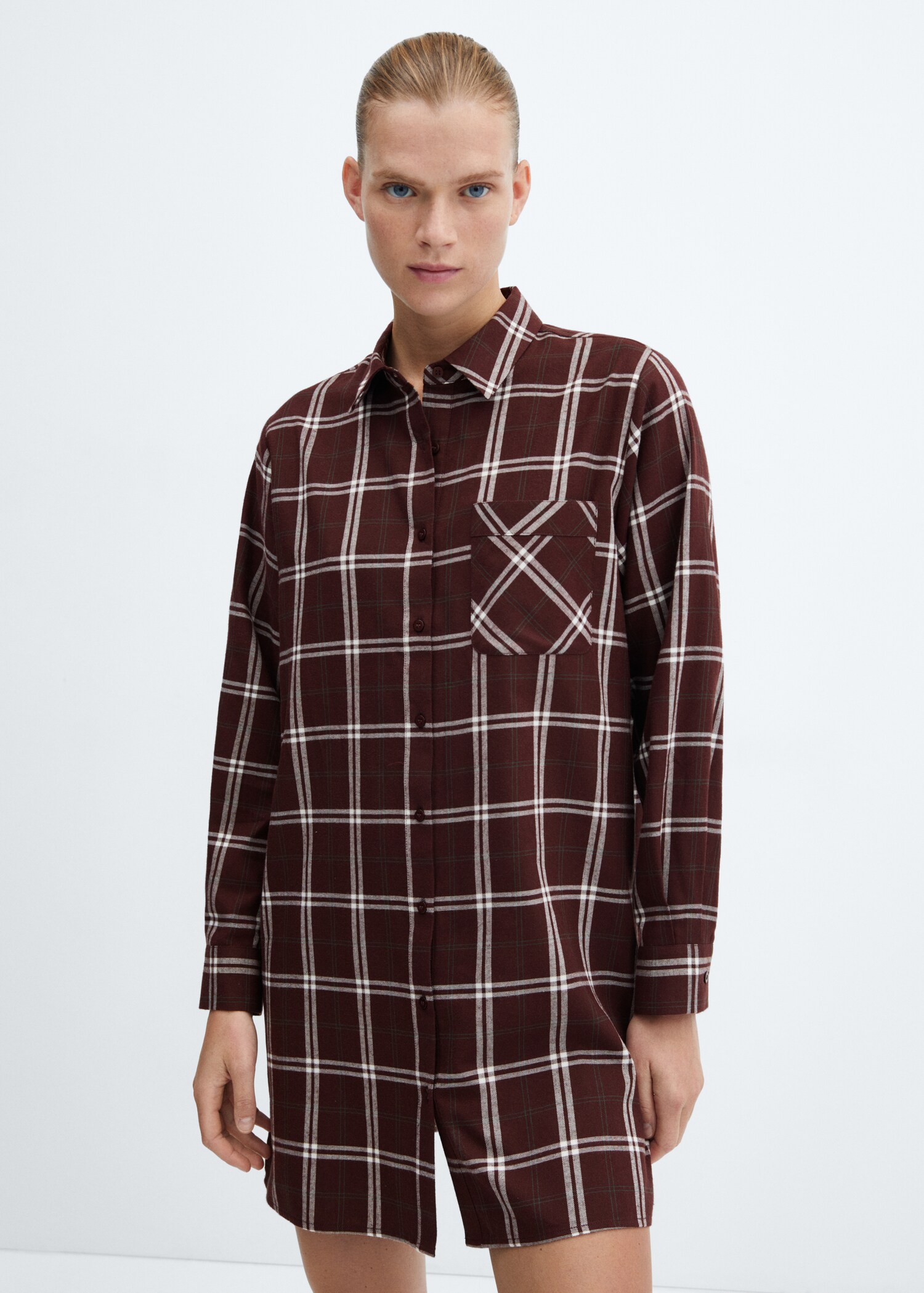 Chemise de nuit carreaux flanelle - Plan moyen