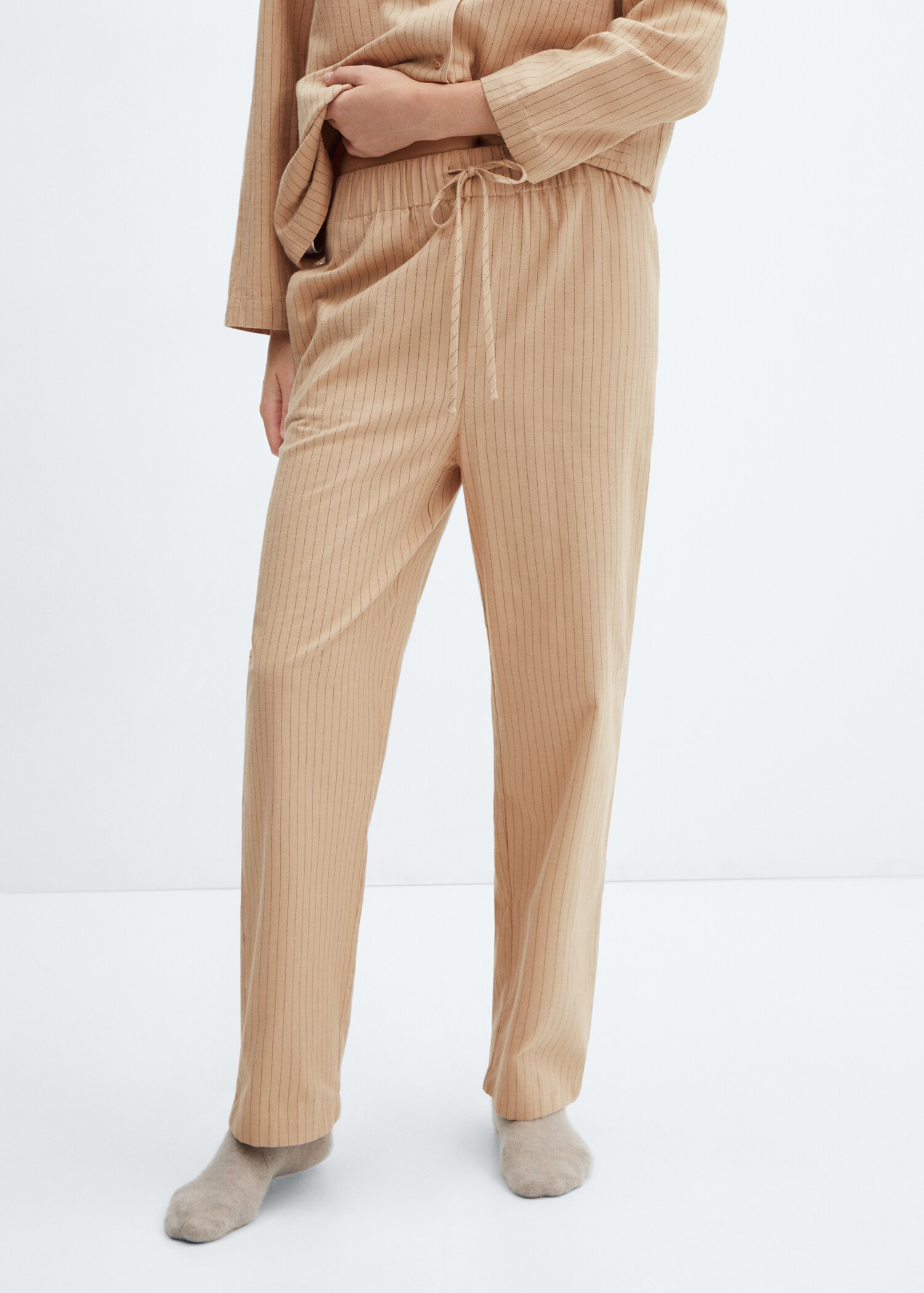 Pantalón pijama rayas - Plano medio