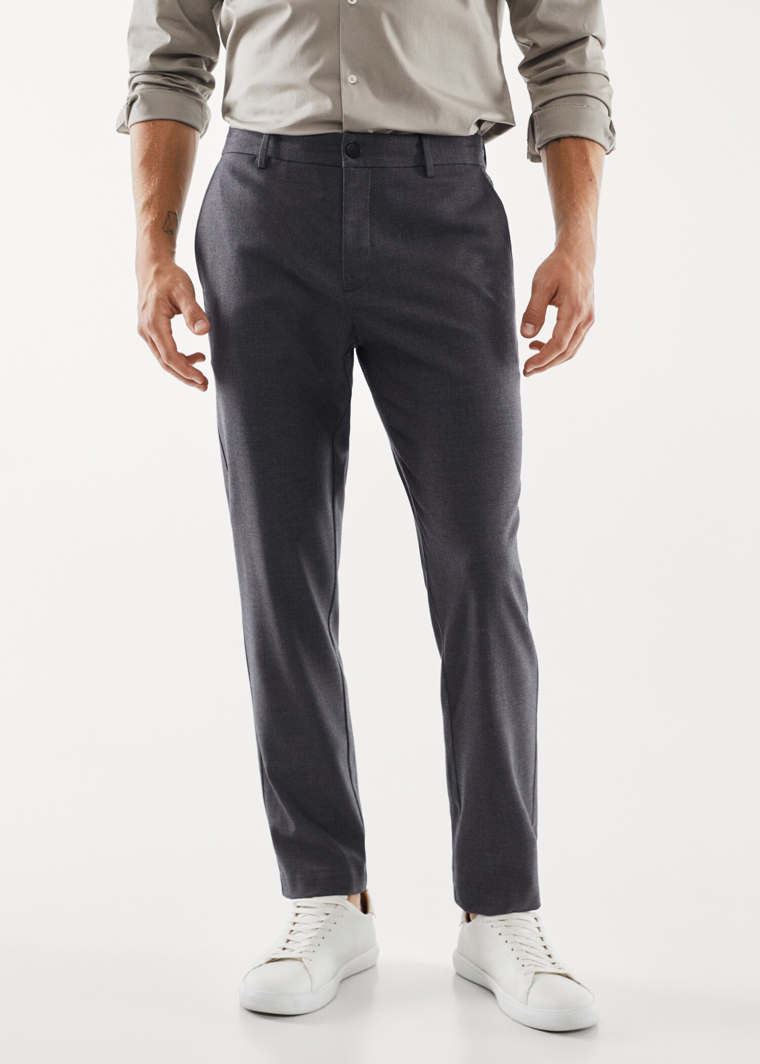 Pantalon slim fit tissu technique - Plan moyen