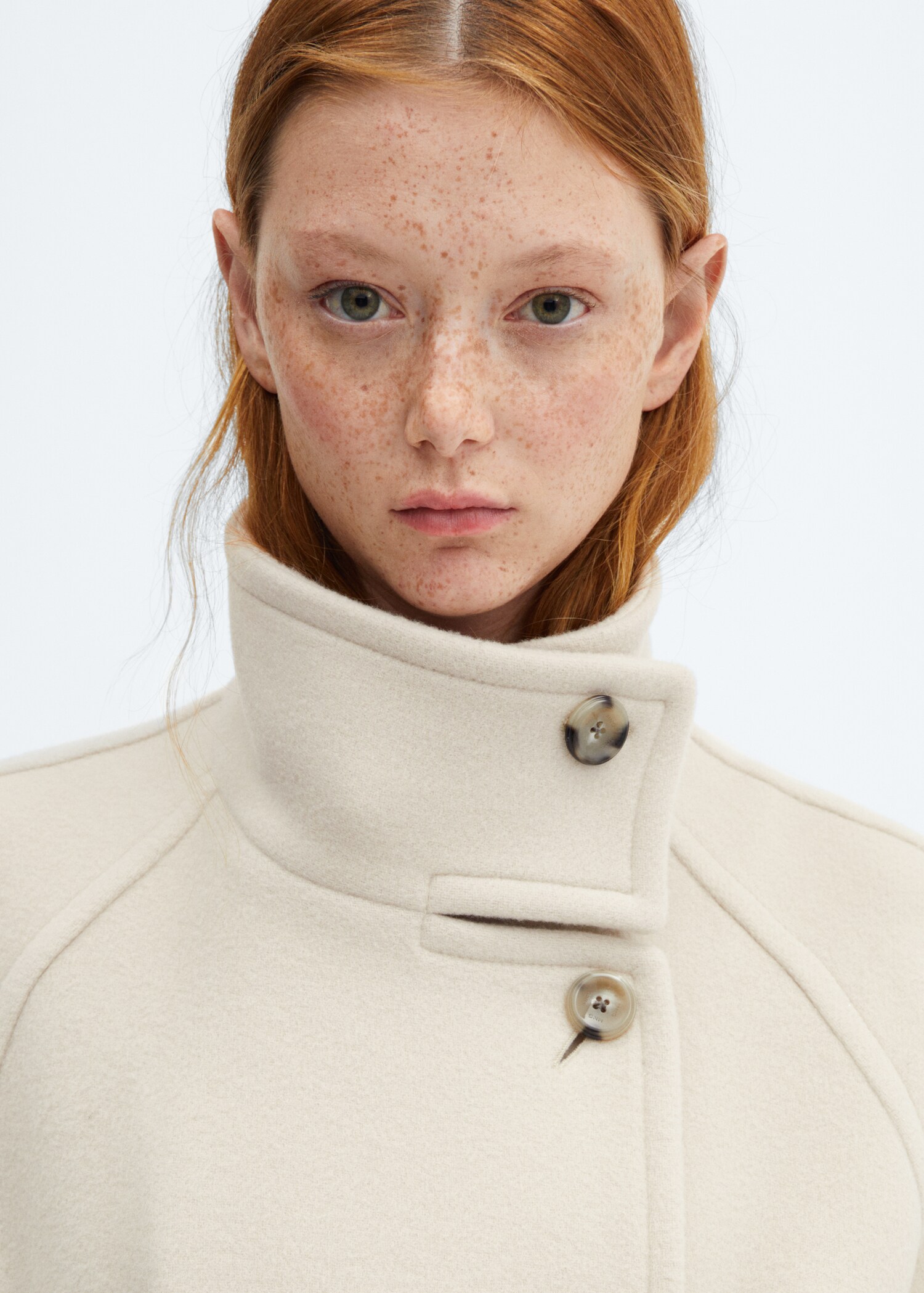 Turtleneck virgin wool coat - Details of the article 1