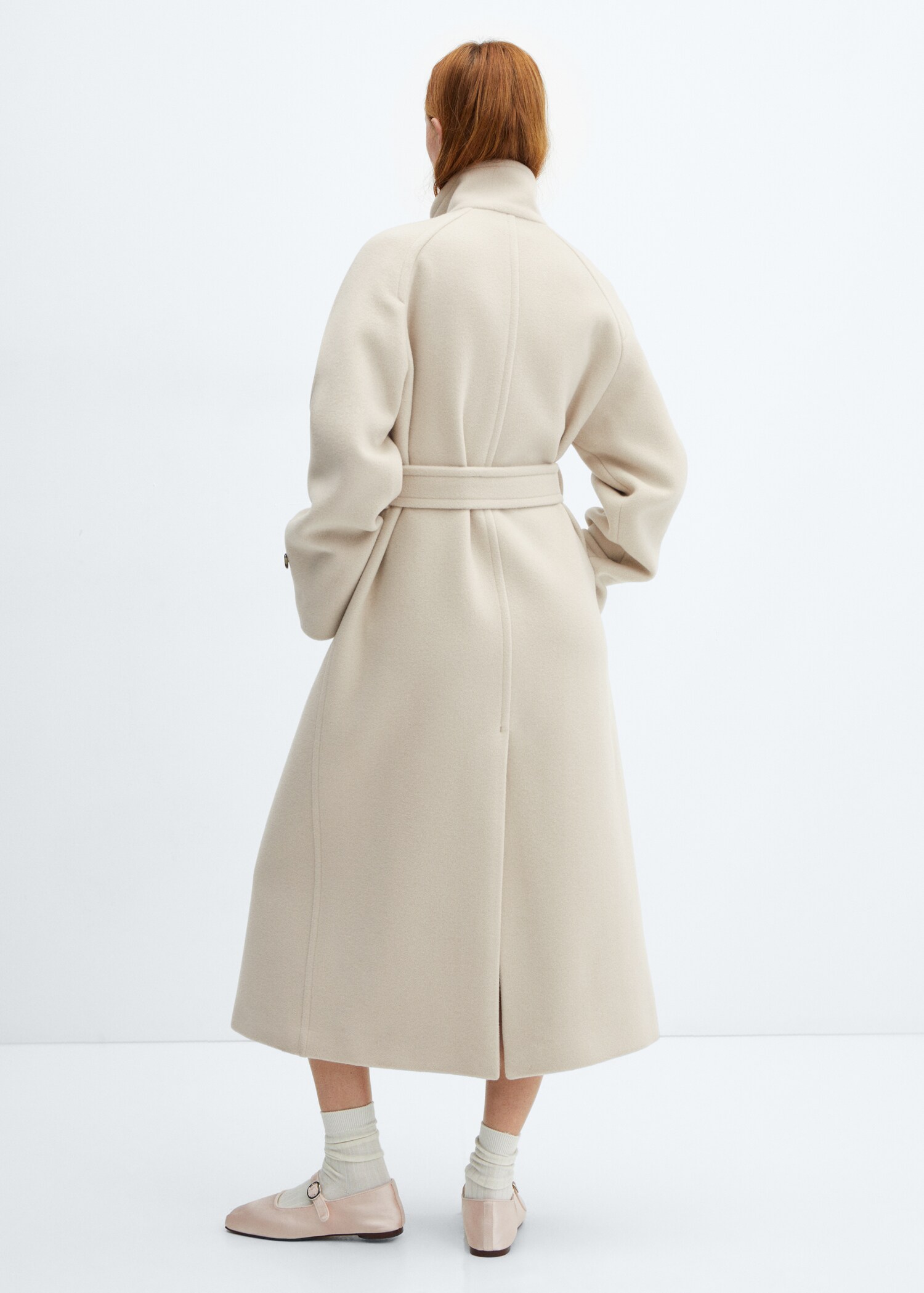 Turtleneck virgin wool coat - Reverse of the article