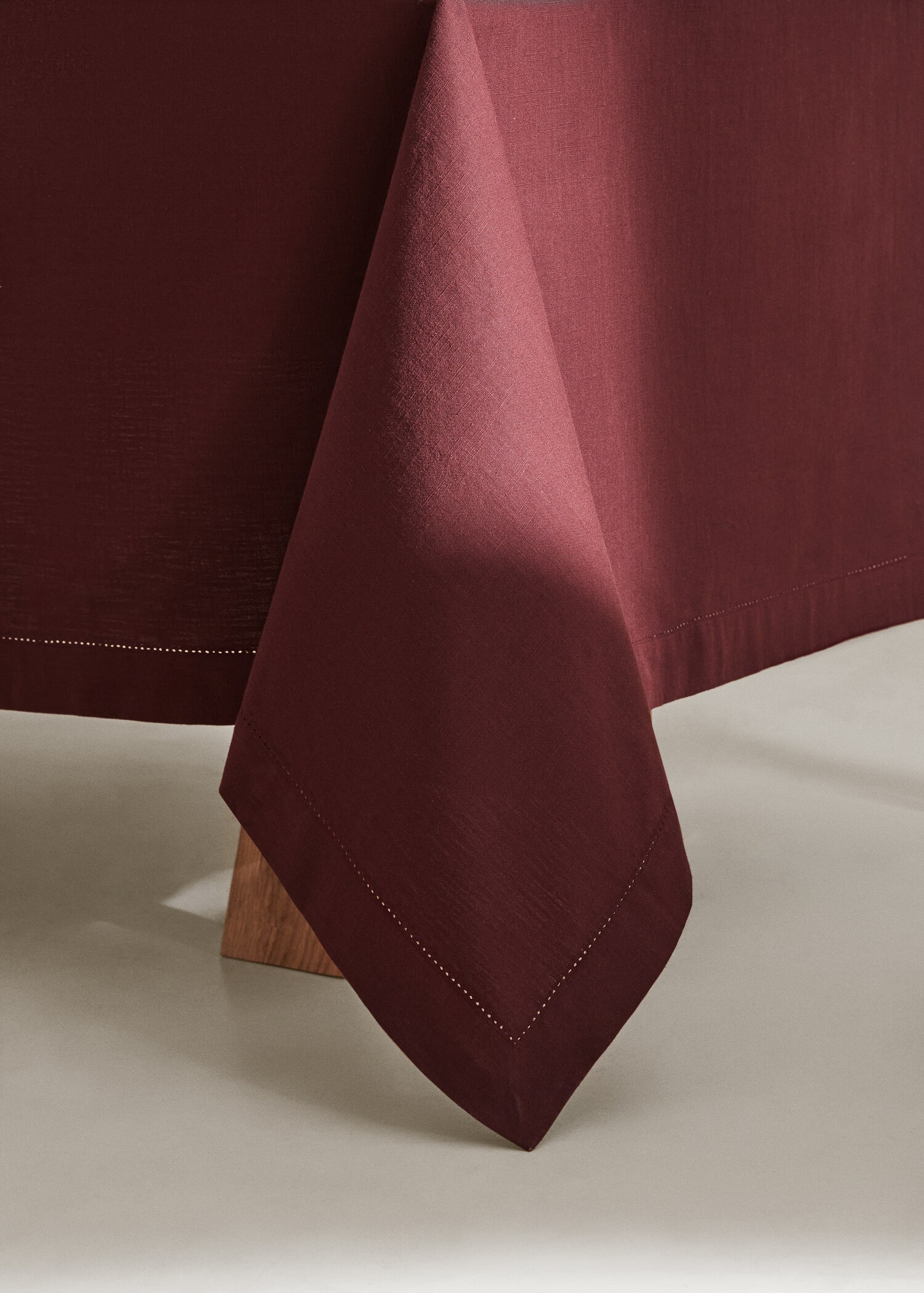 Hemstitch embroidered tablecloth 170x250cm - Details of the article 8
