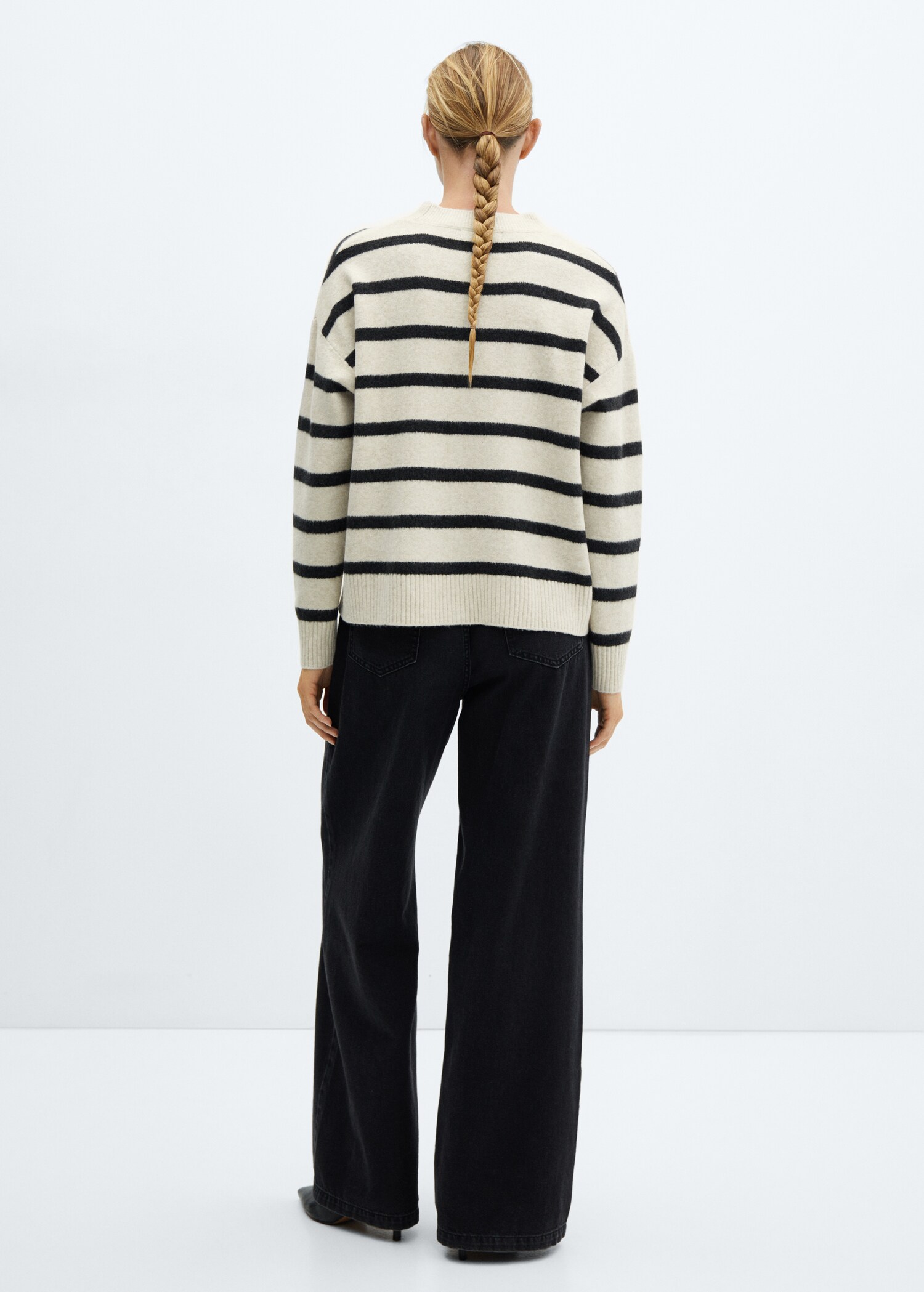 Round-neck striped sweater - Reverse of the article