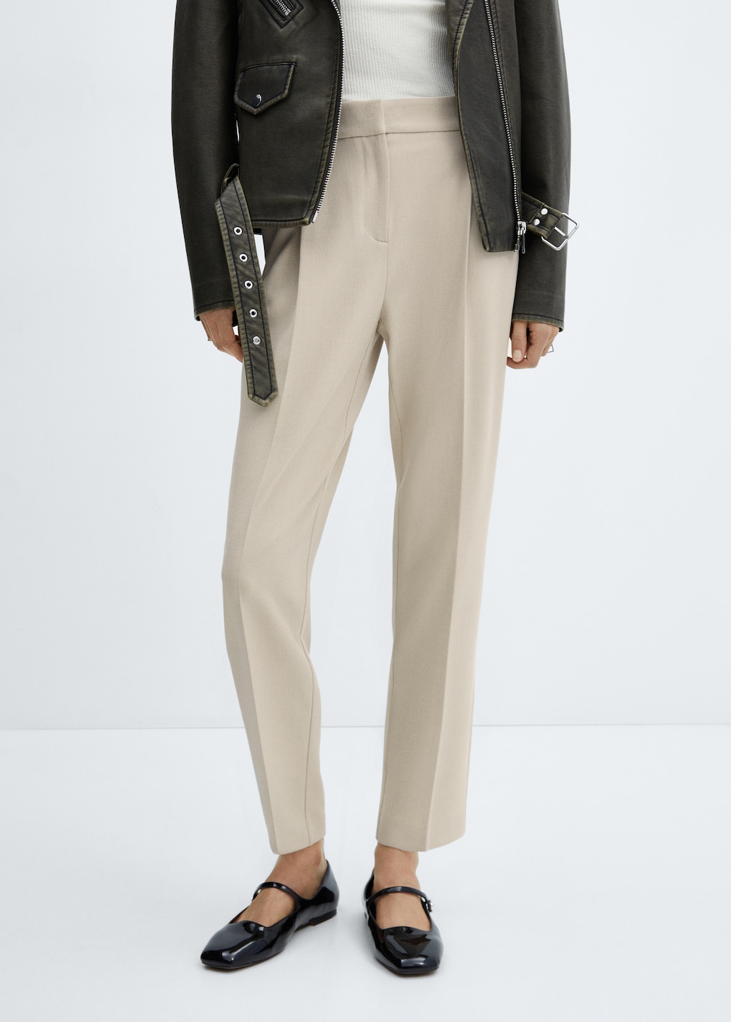 Straight-fit pleated pants