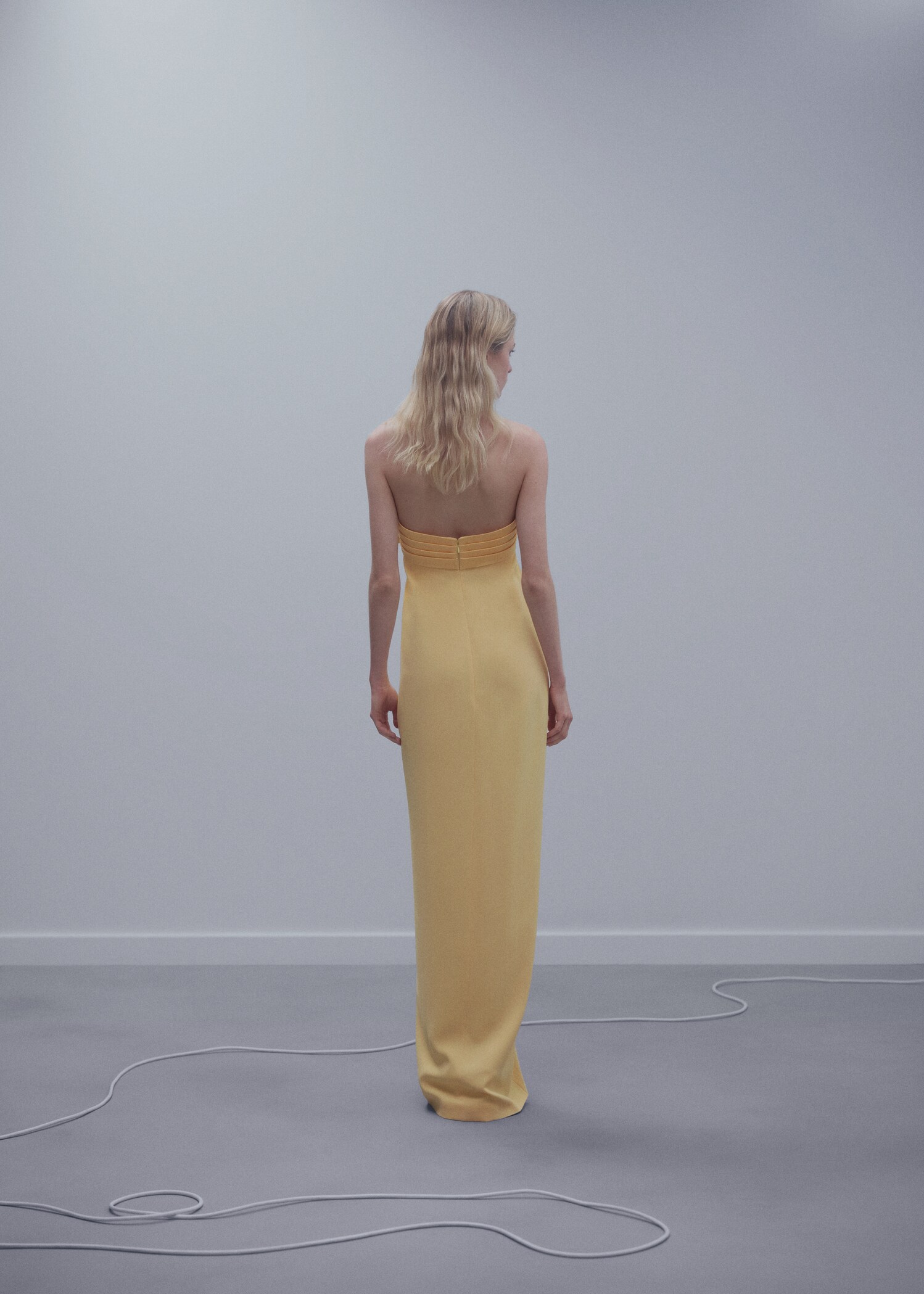 Crossed dress with bow neckline - Reverse of the article