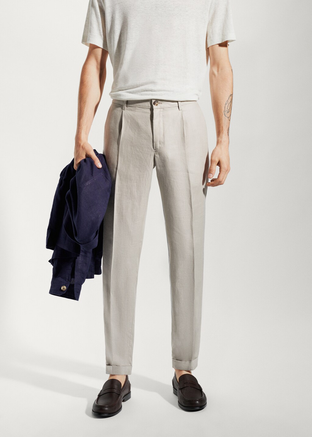 Pantalon 100 lin regular fit Homme MANGO Nouvelle Caledonie