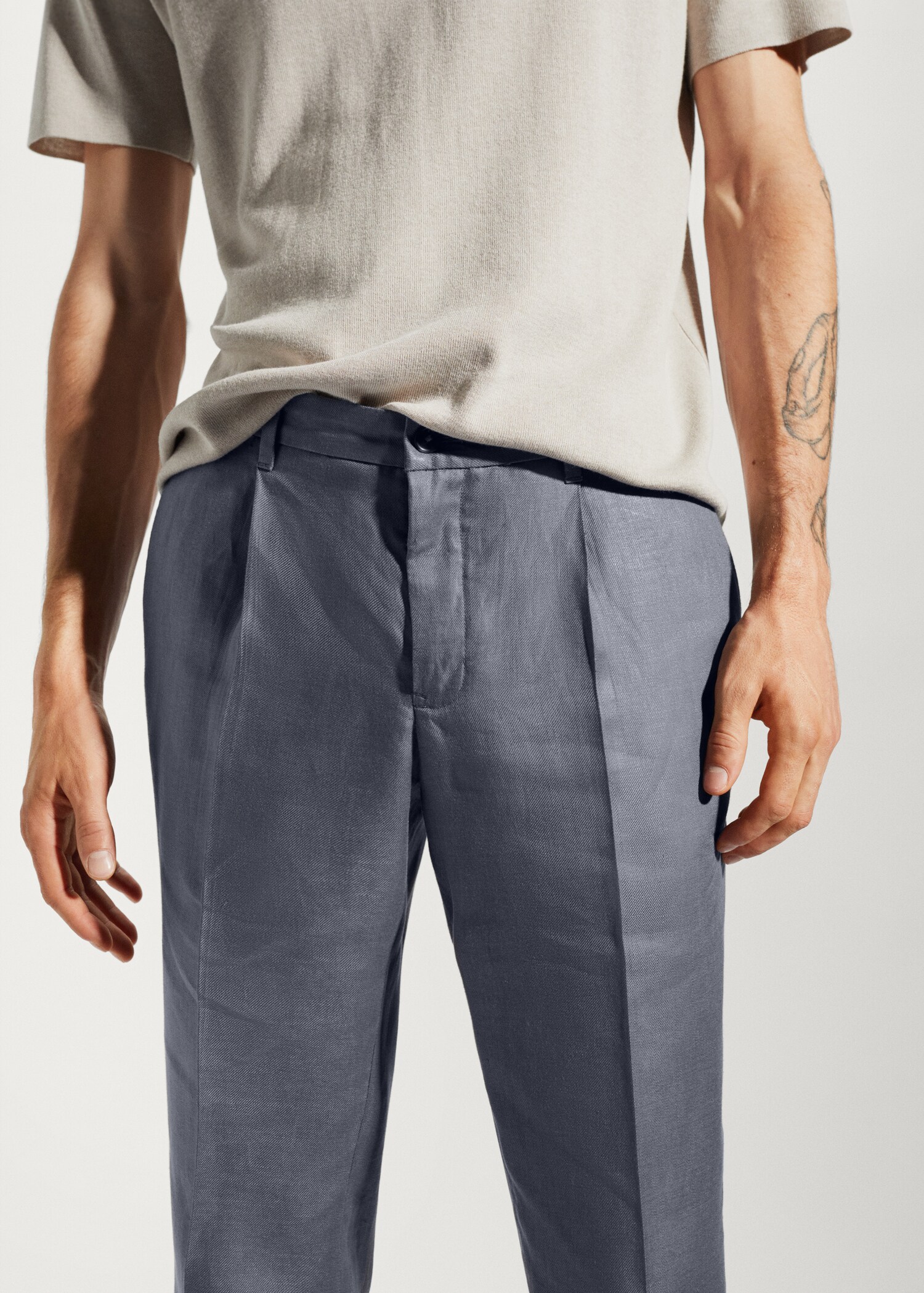 100% linen regular-fit trousers - Details of the article 1