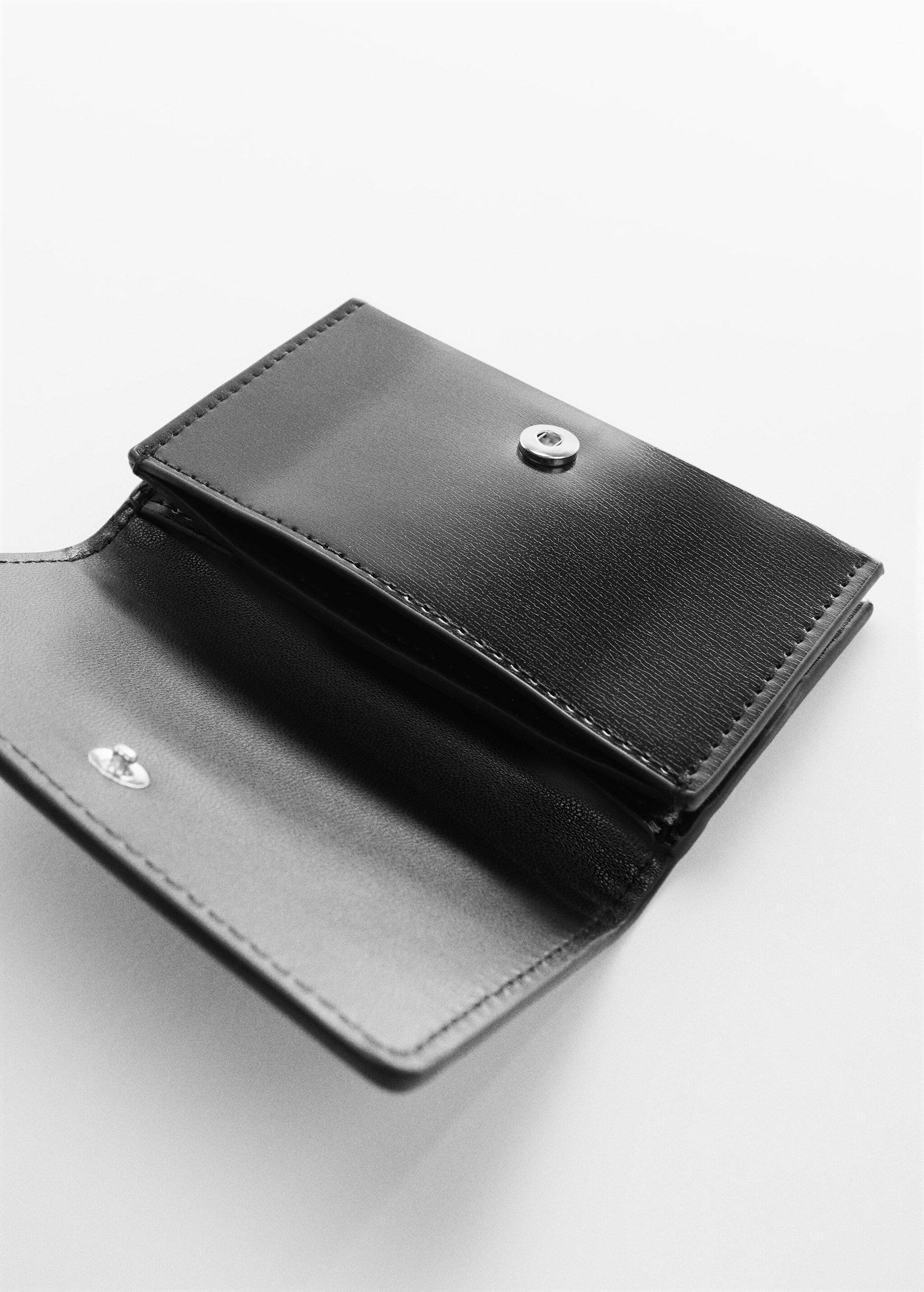 Embossed wallet with logo - Details of the article 1