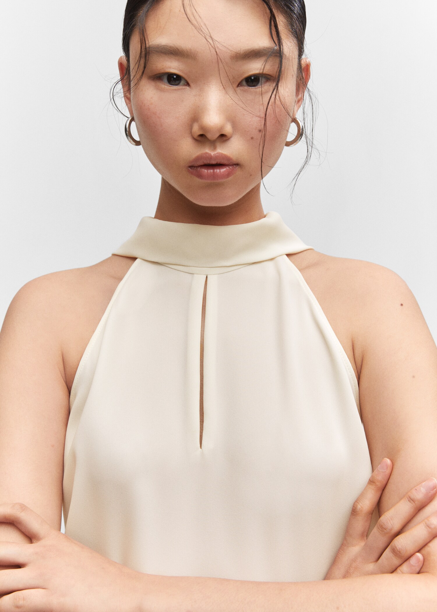 Halter top with slit detail - Details of the article 1