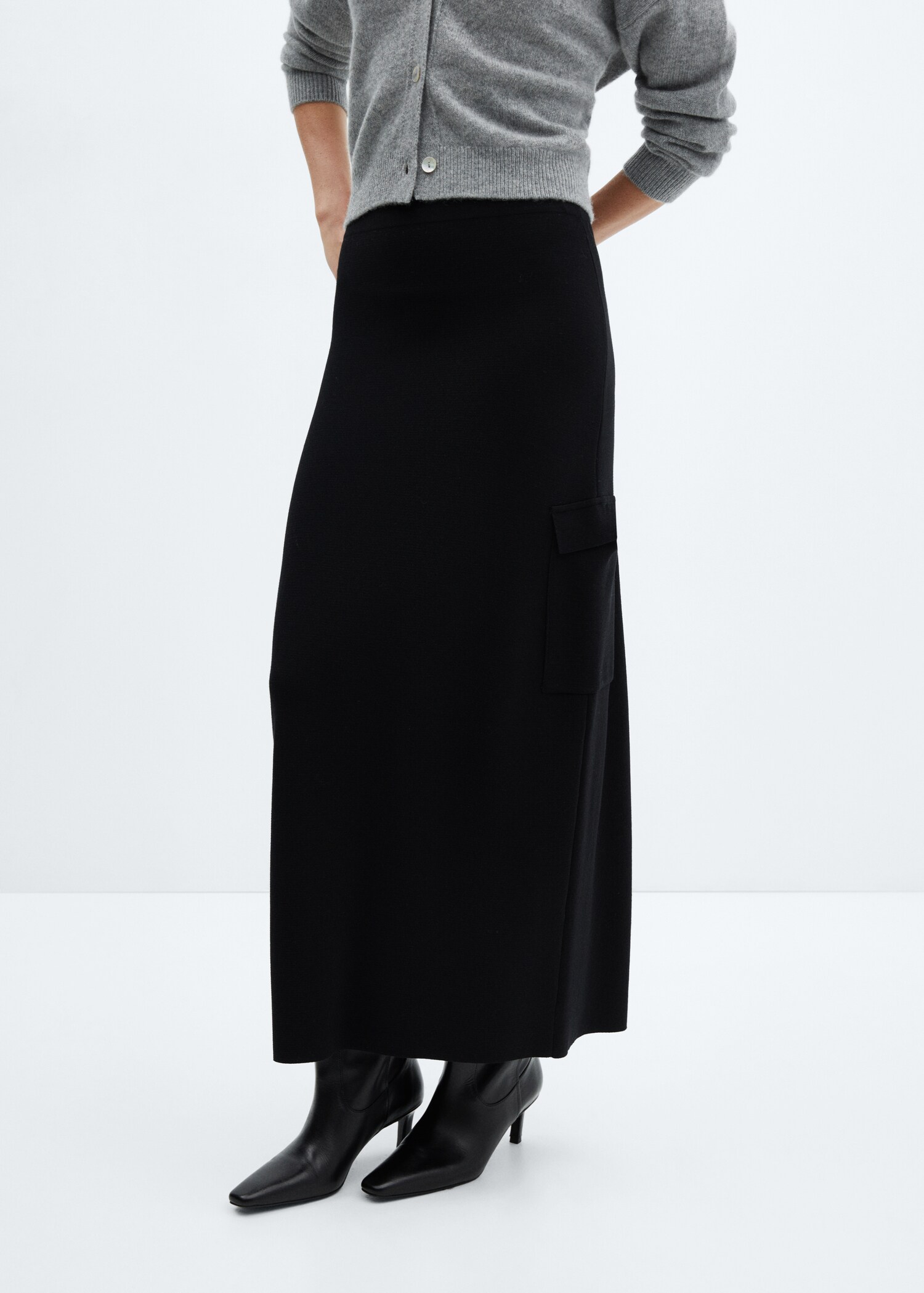 Knitted skirt with cargo pockets - Medium plane