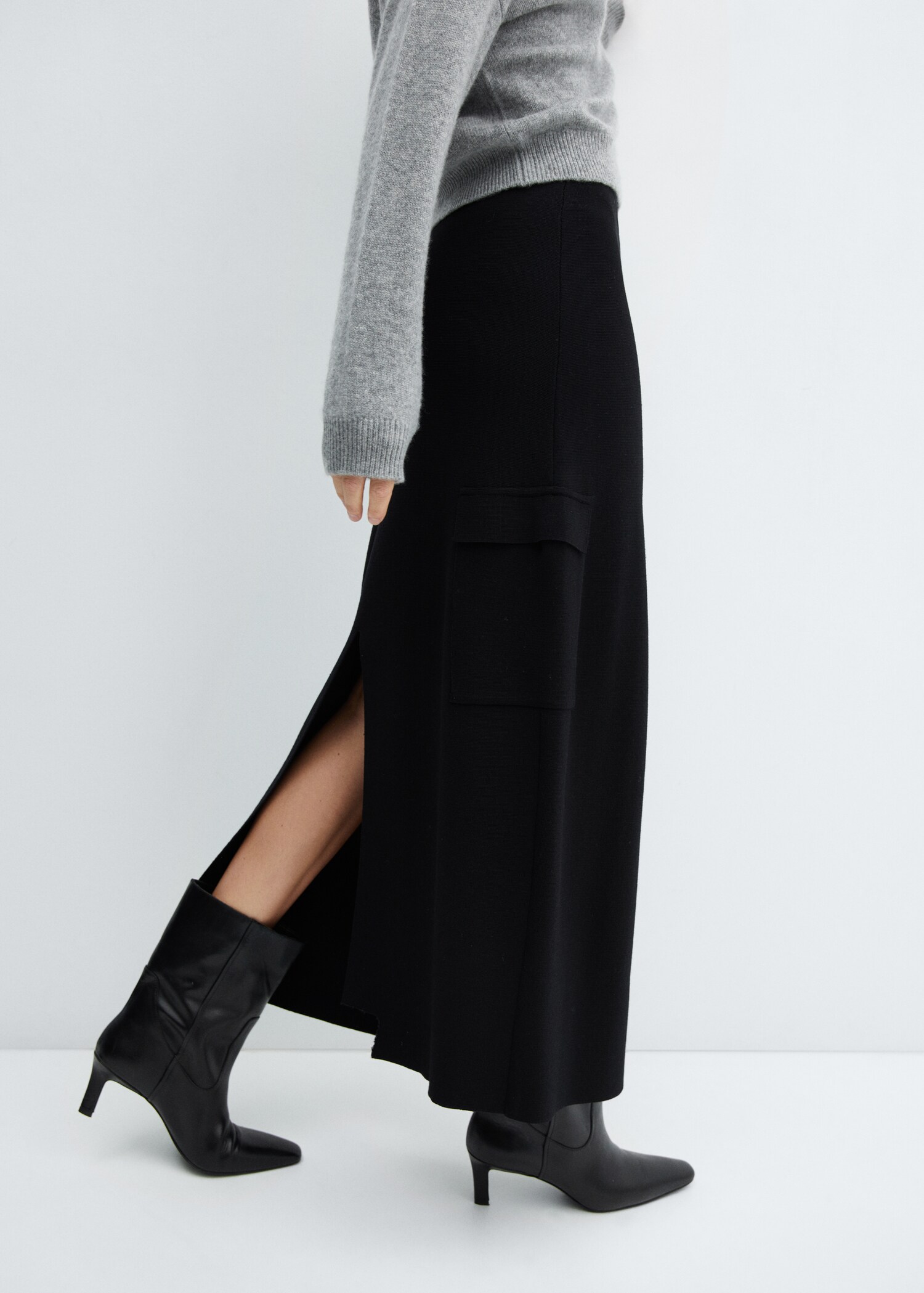 Knitted skirt with cargo pockets - Details of the article 6