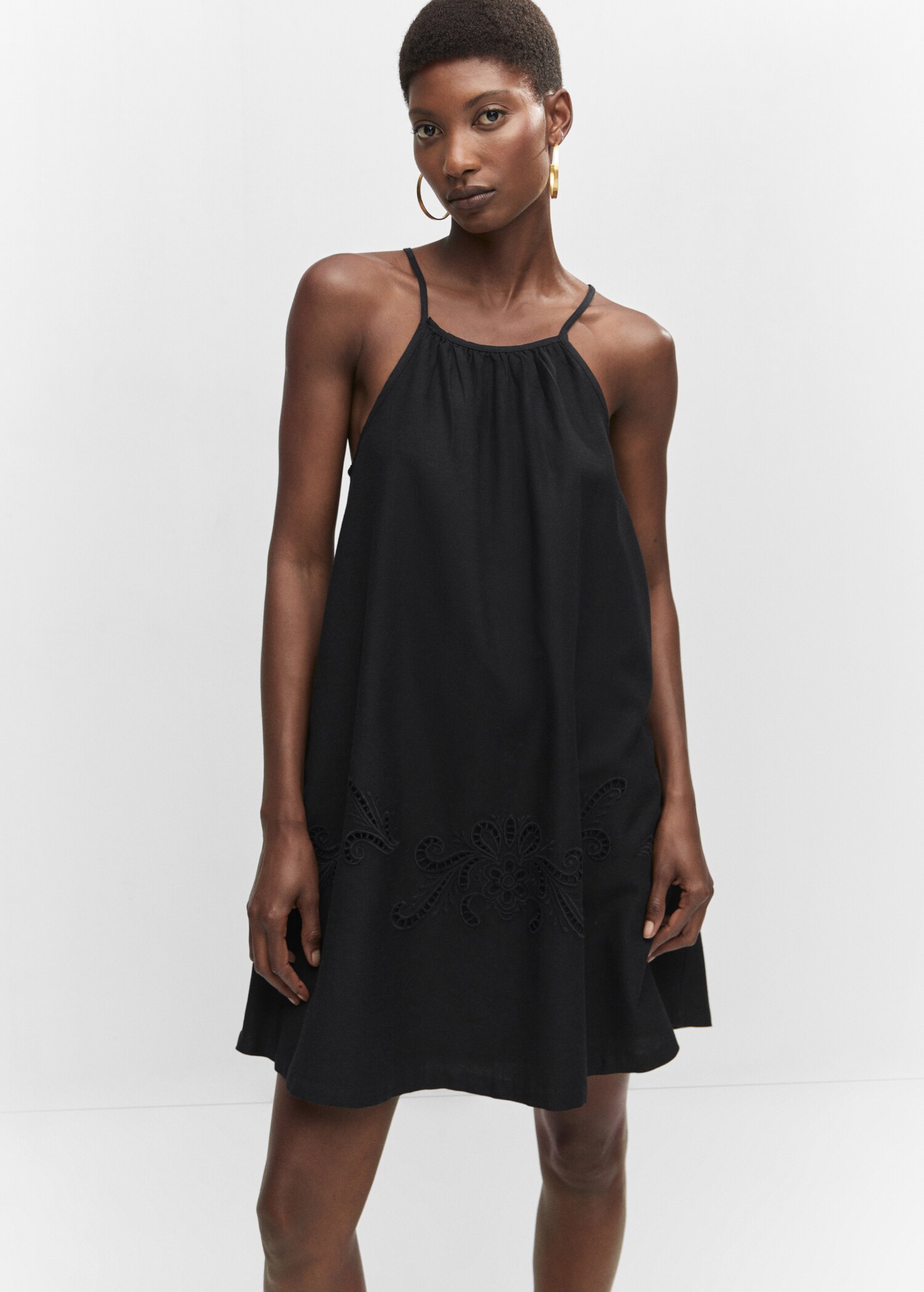 Vestido detalles bordados - Plano medio