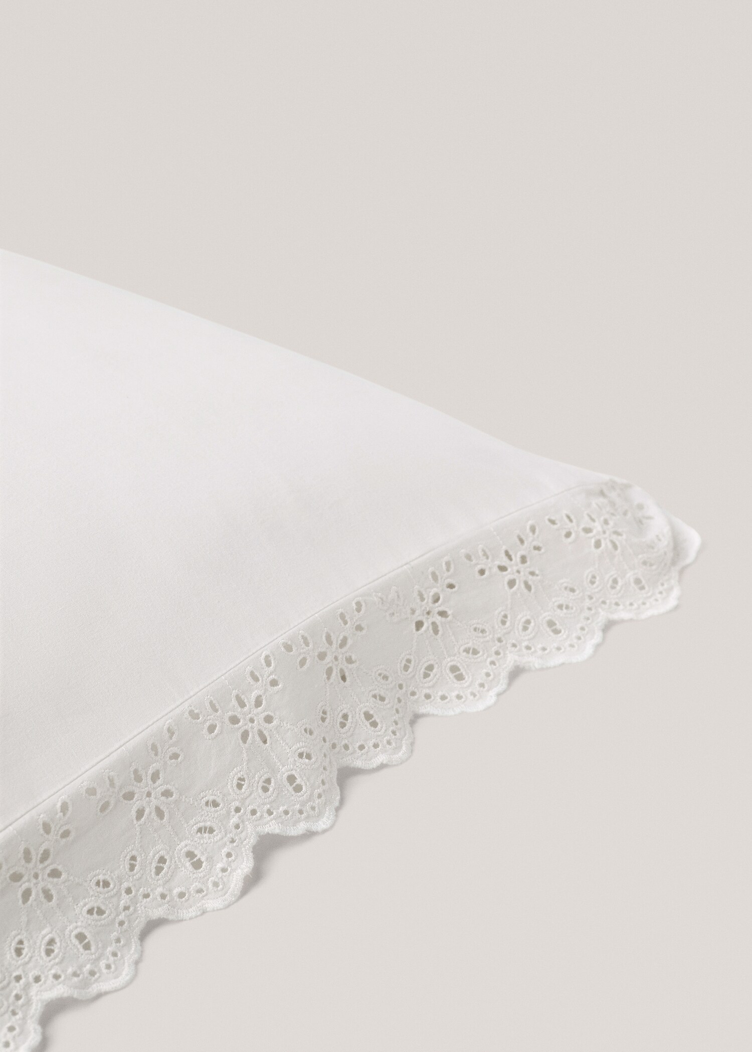 Housse de coussin brodée volant 60x60 cm (Lot de 2) - Détail de l'article 1
