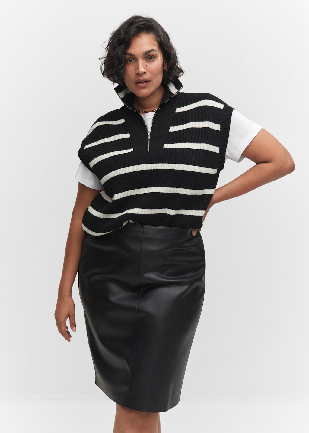 Faux leather pencil skirt Women MANGO China