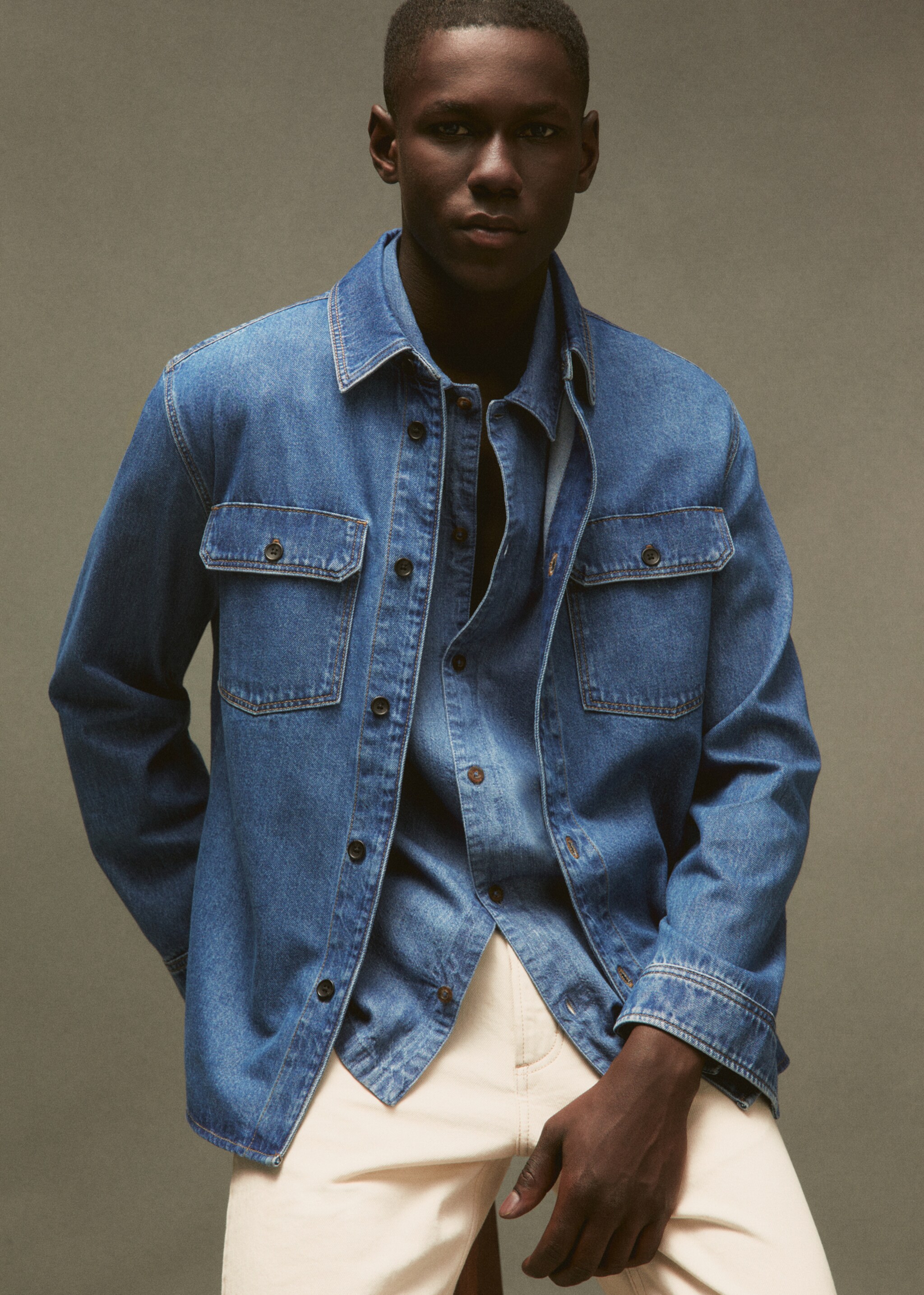 Cotton denim overshirt with pockets - Details of the article 6, Medium Blue. Ref: 57074415-00.