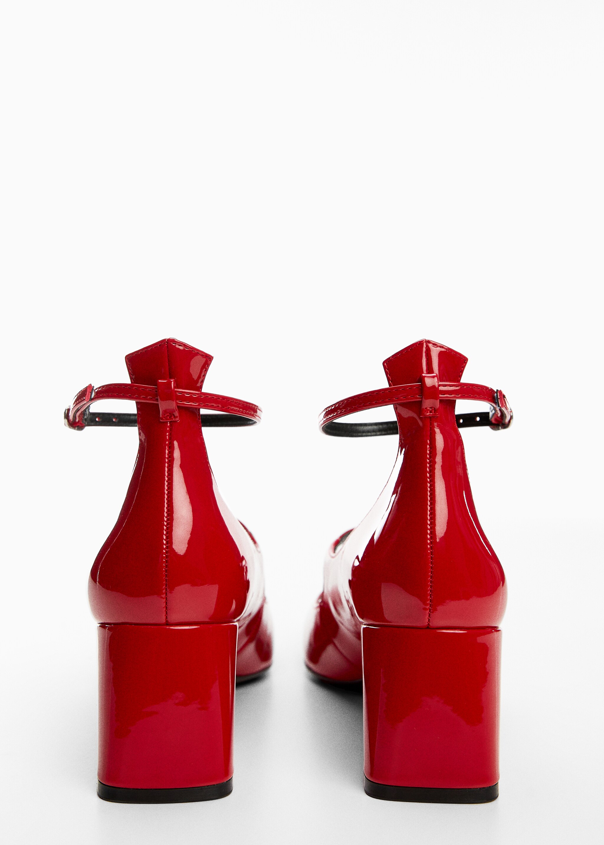 Patent leather-effect shoes with buckle - Details of the article 2