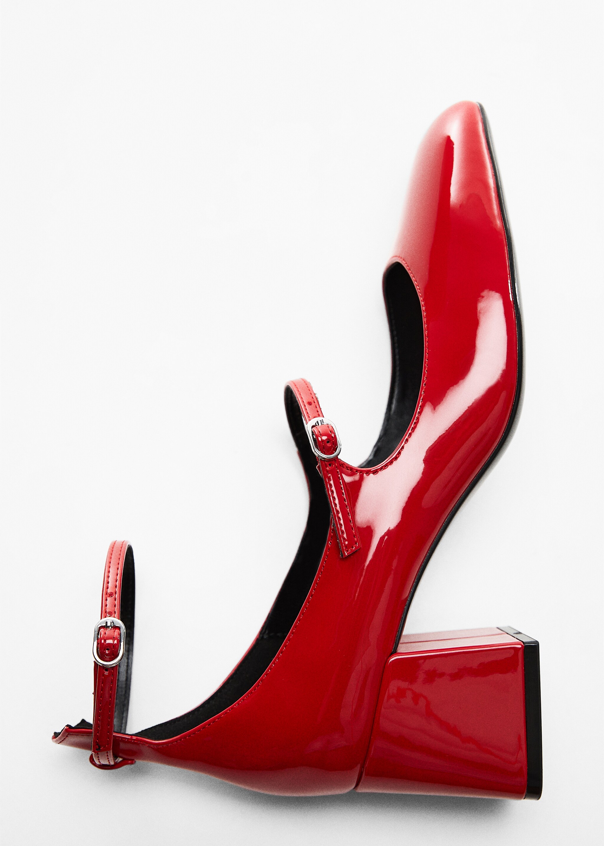 Patent leather-effect shoes with buckle - Details of the article 5