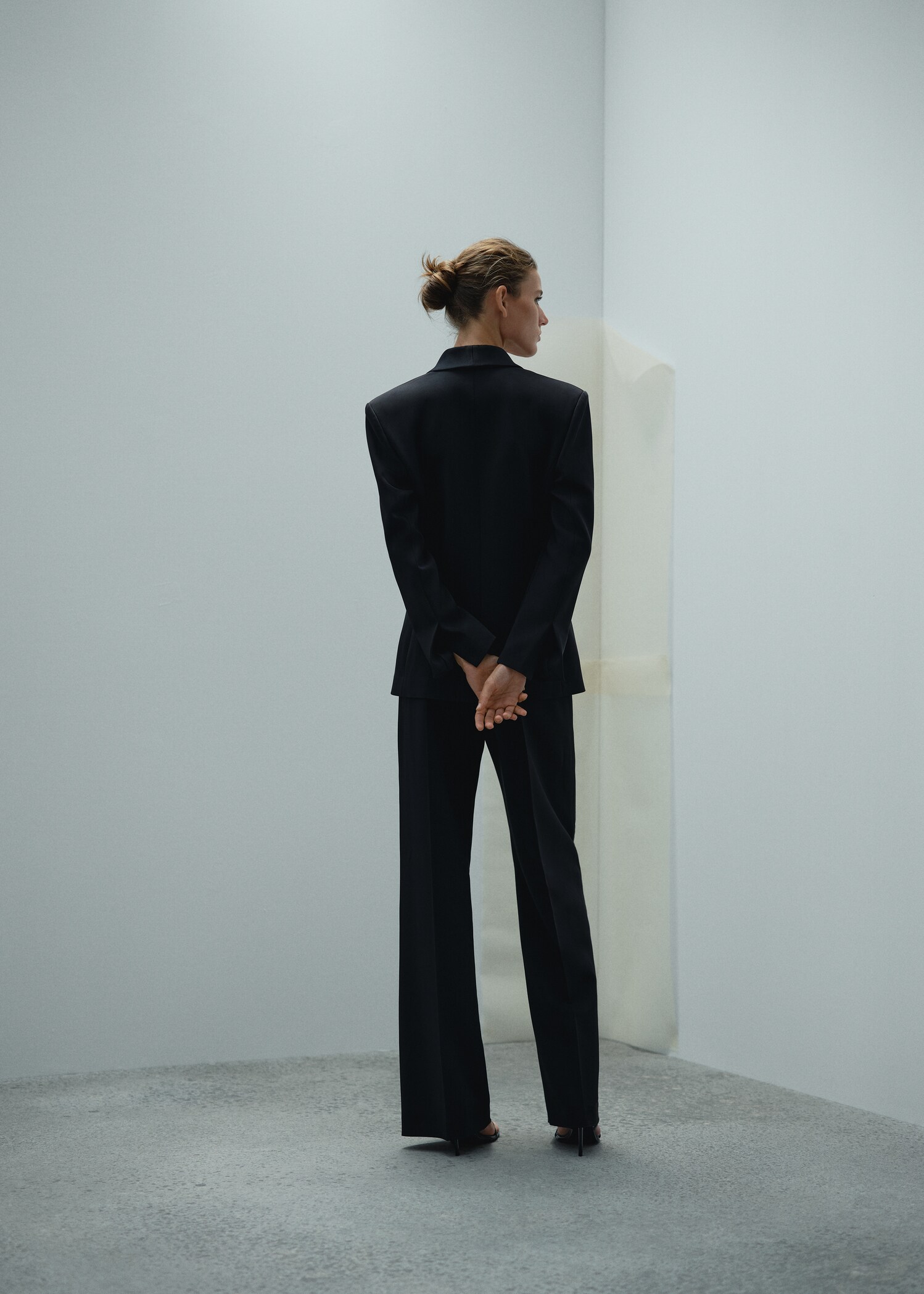 Americana traje detalles satinados - Reverso del artículo