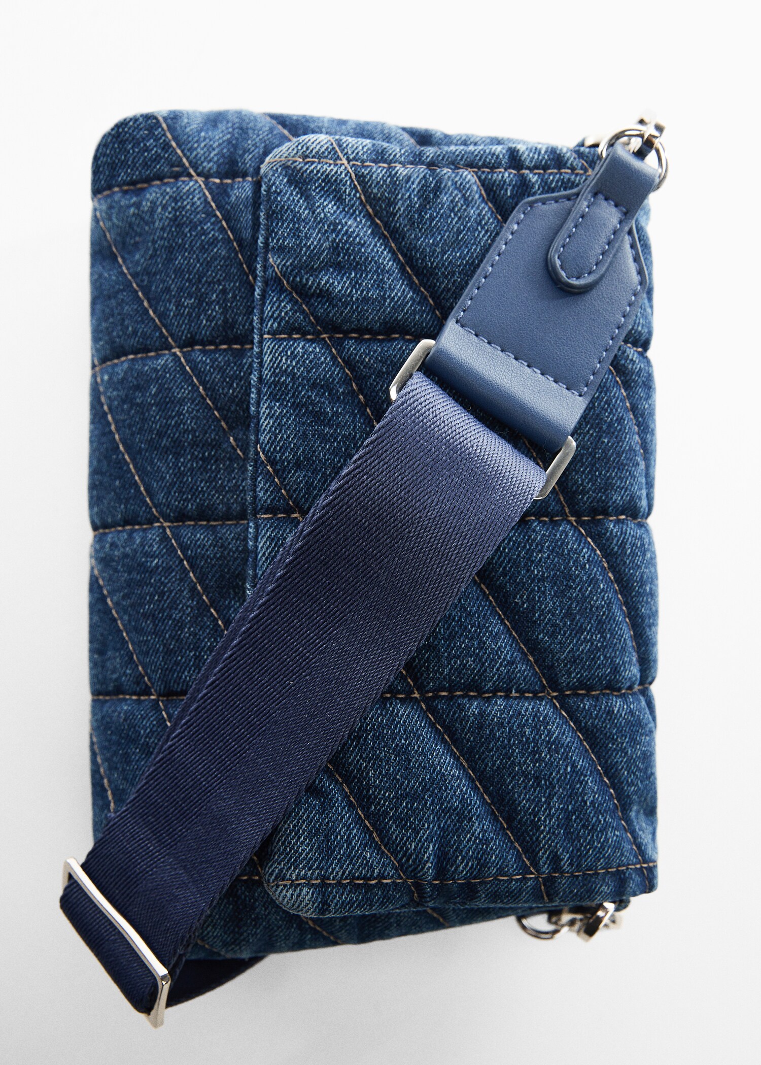 Bolso denim acolchado - Details of the article 5