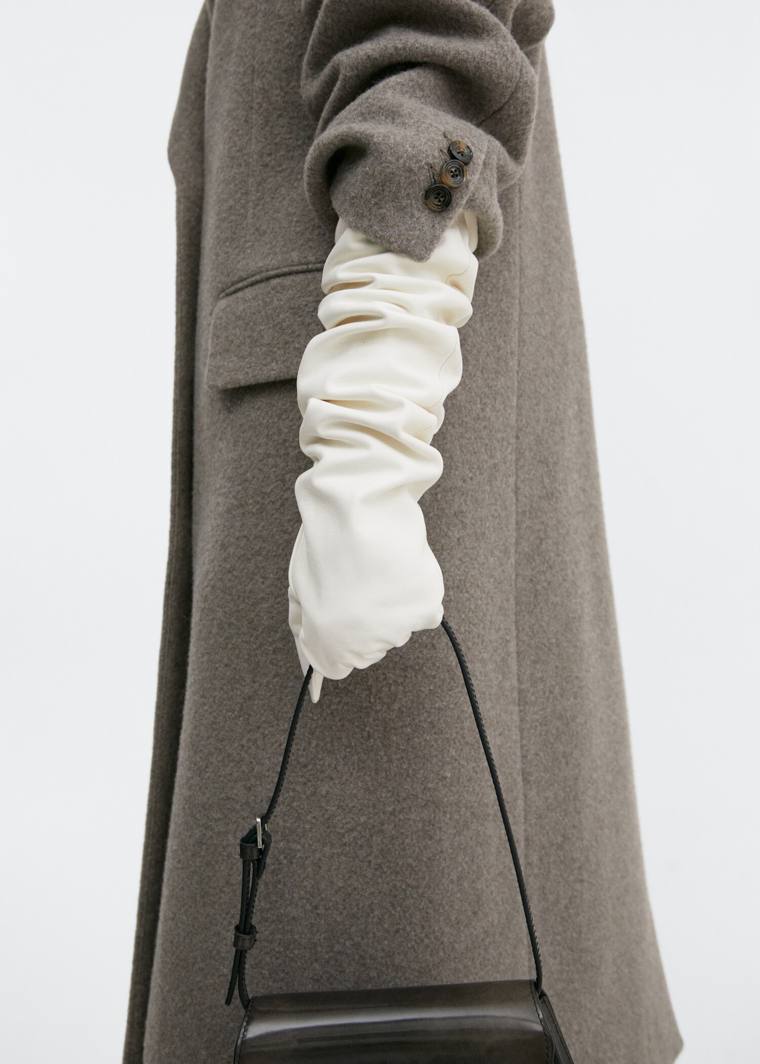 Gants longs en cuir. - Détail de l'article 9
