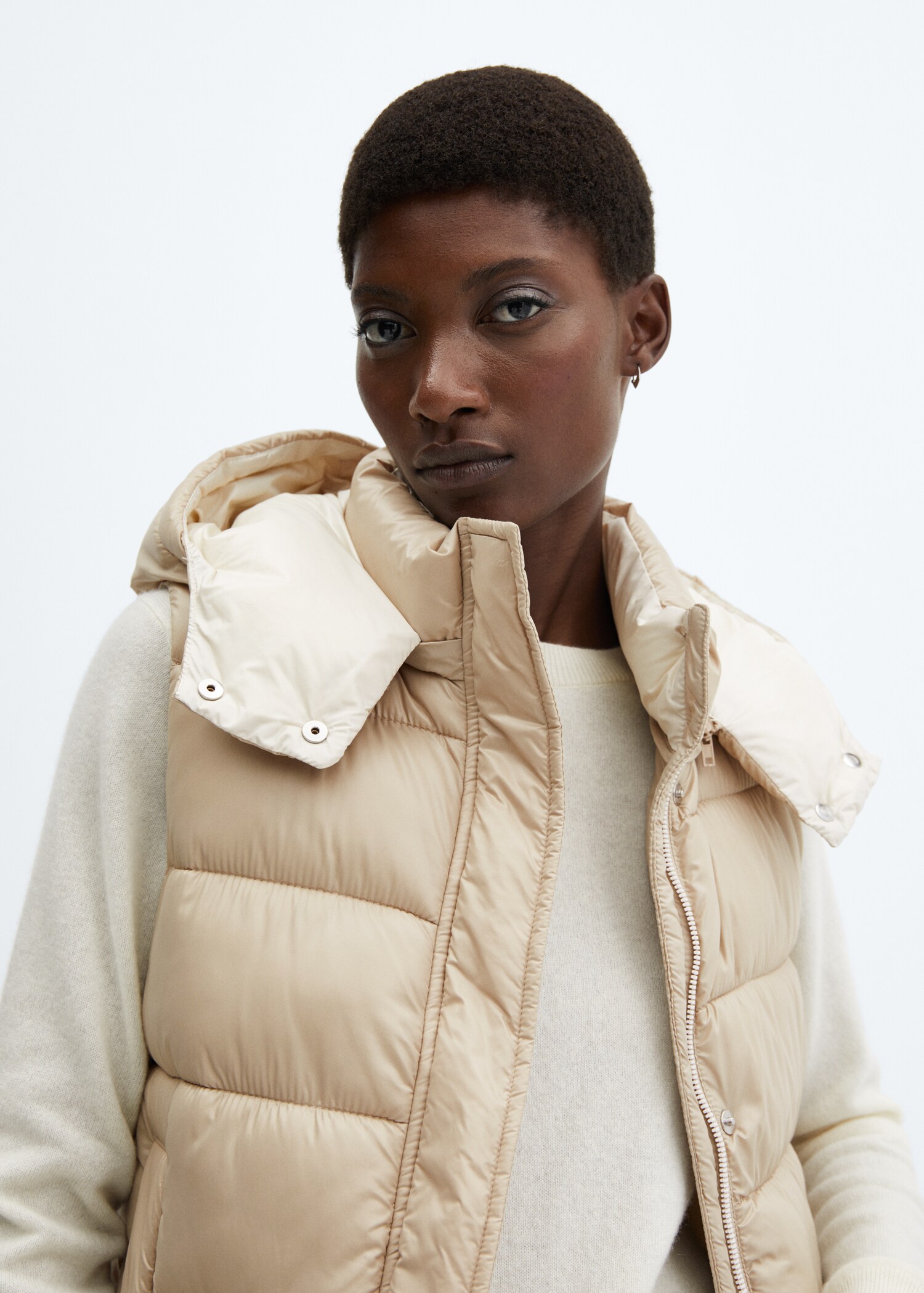 Gilet matelassé imperméable à capuche - Détail de l'article 1