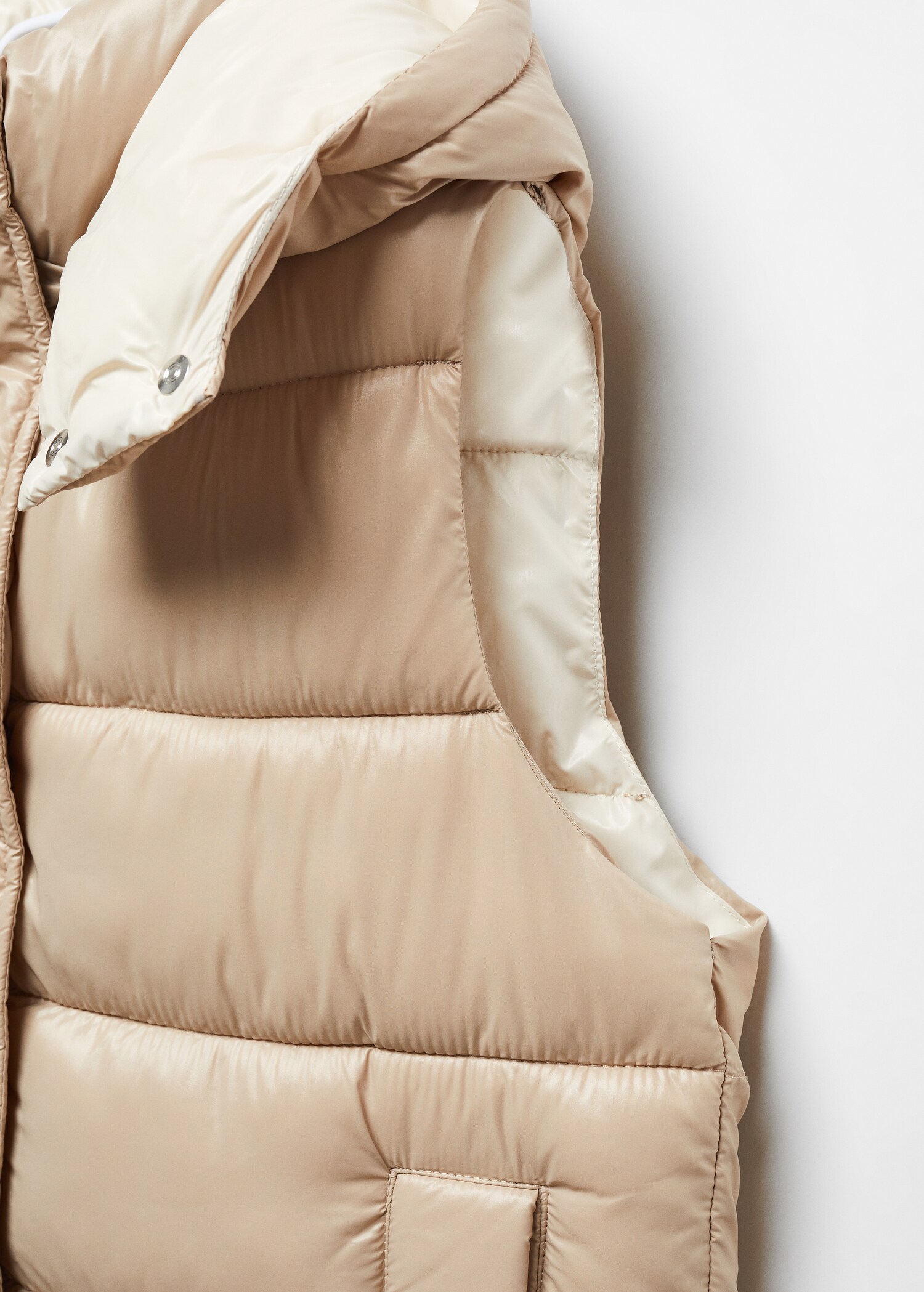 Gilet matelassé imperméable à capuche - Détail de l'article 8