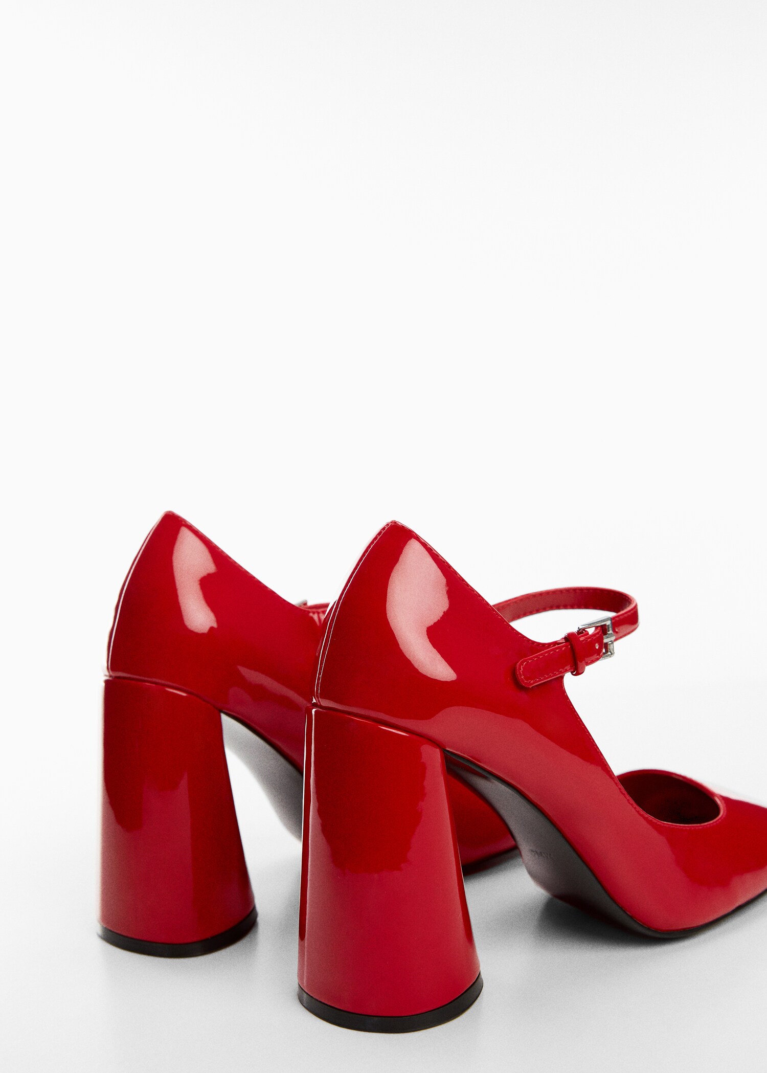 Patent leather heel shoes - Detaliu al articolului 1