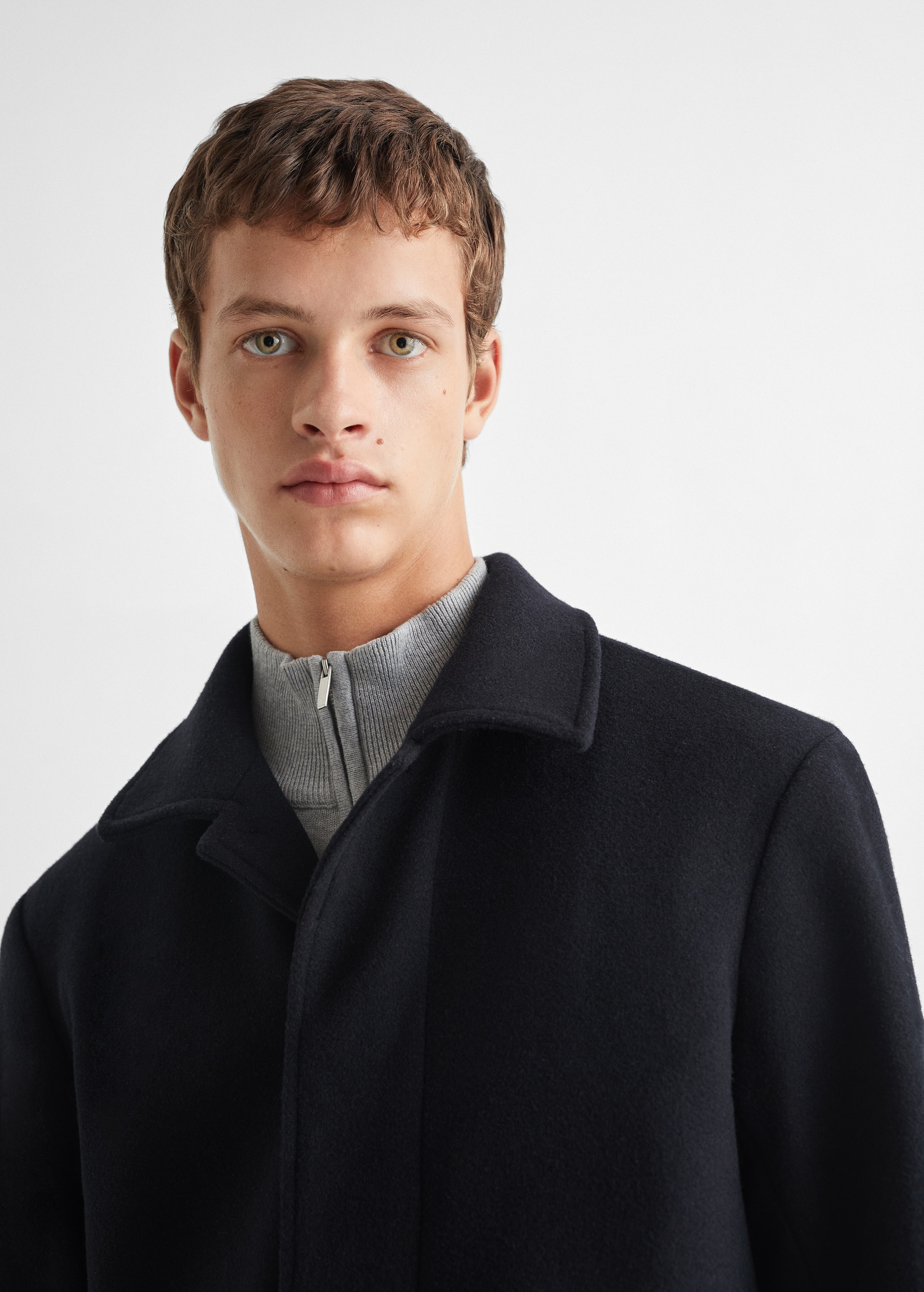 Coat with classic collar  - Details of the article 1