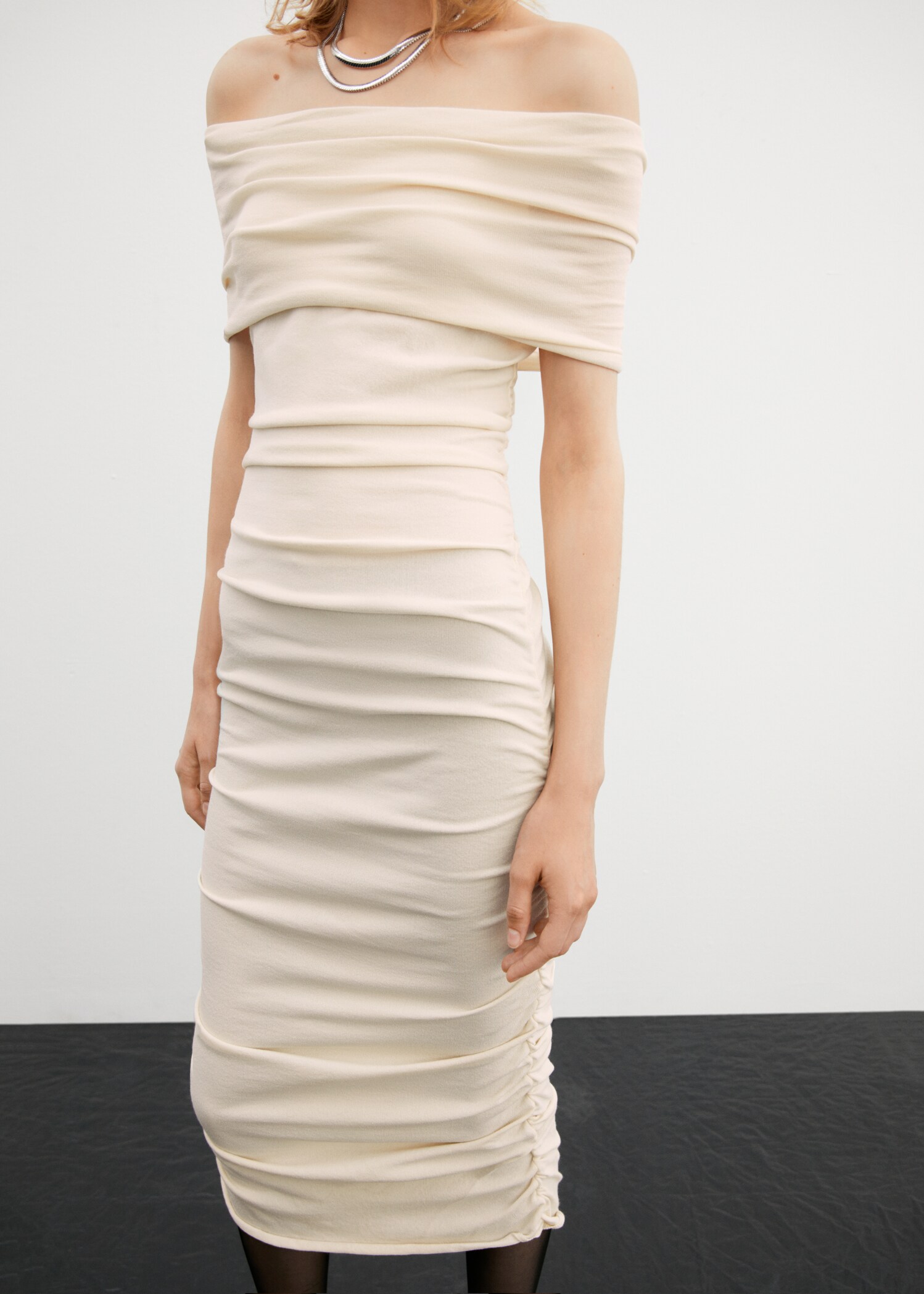 Vestido drapeado hombros descubiertos - Detalle del artículo 6