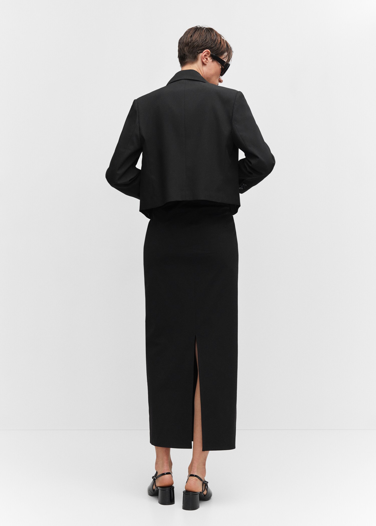 Fitted skirt with slit - Reverse of the article