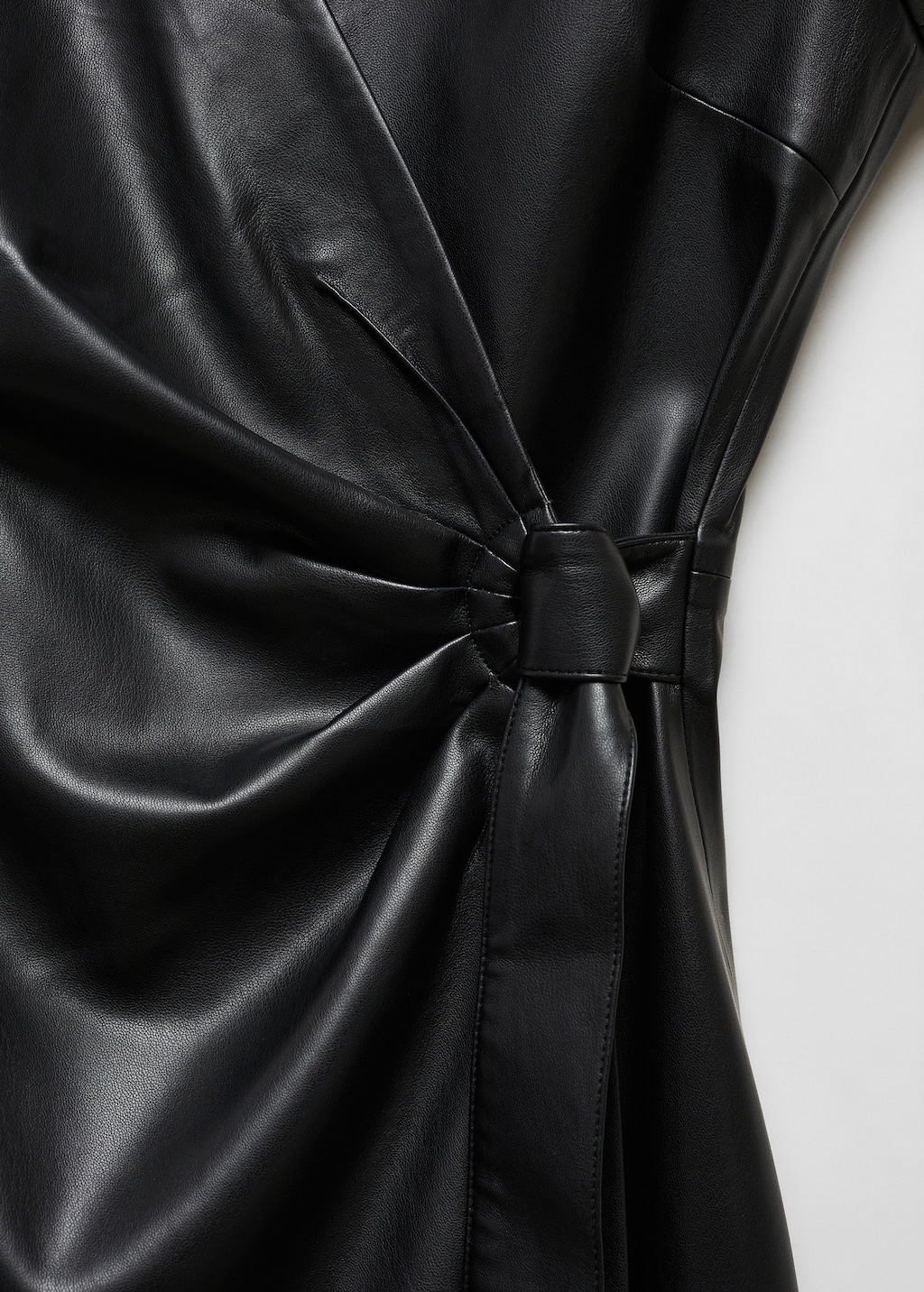 Mango robe cuir noir hotsell