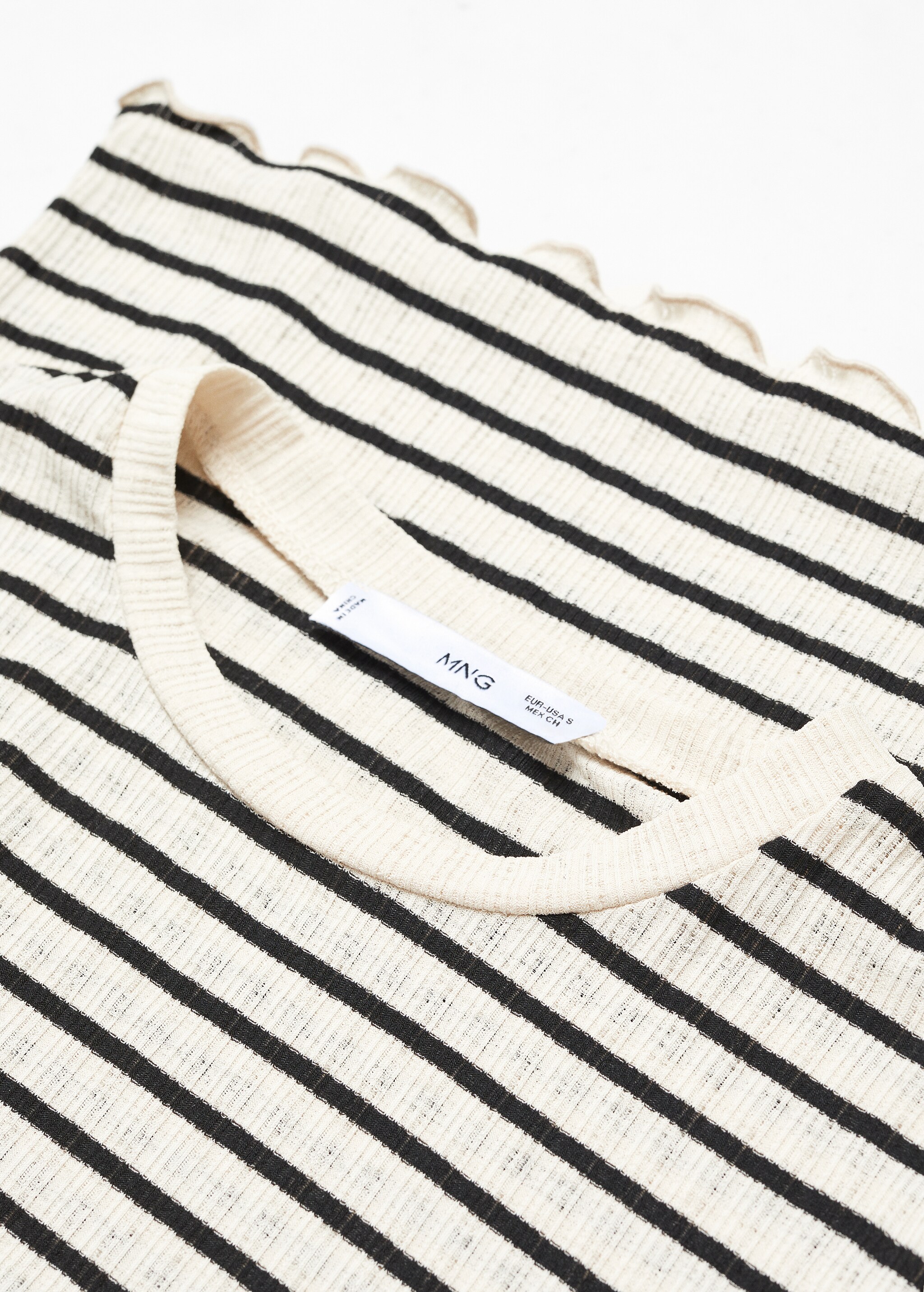 Textured striped T-shirt - Details of the article 8