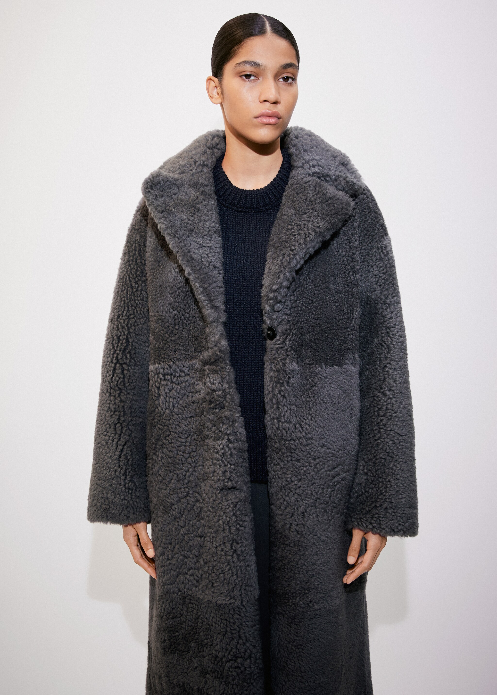 Reversible sheepskin fur-effect coat - Μεσαίο πλάνο